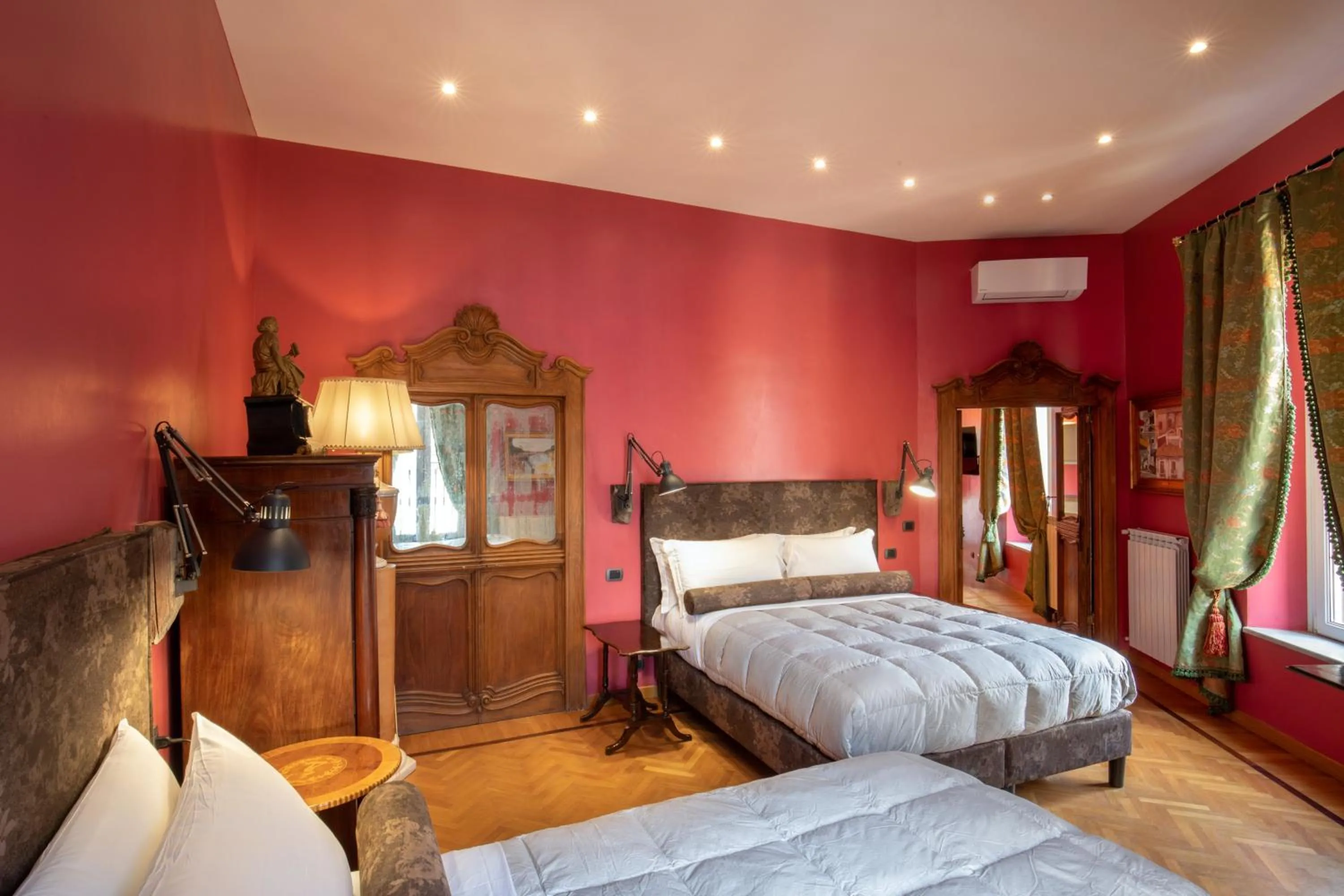 Bed in Room 94 Luxury