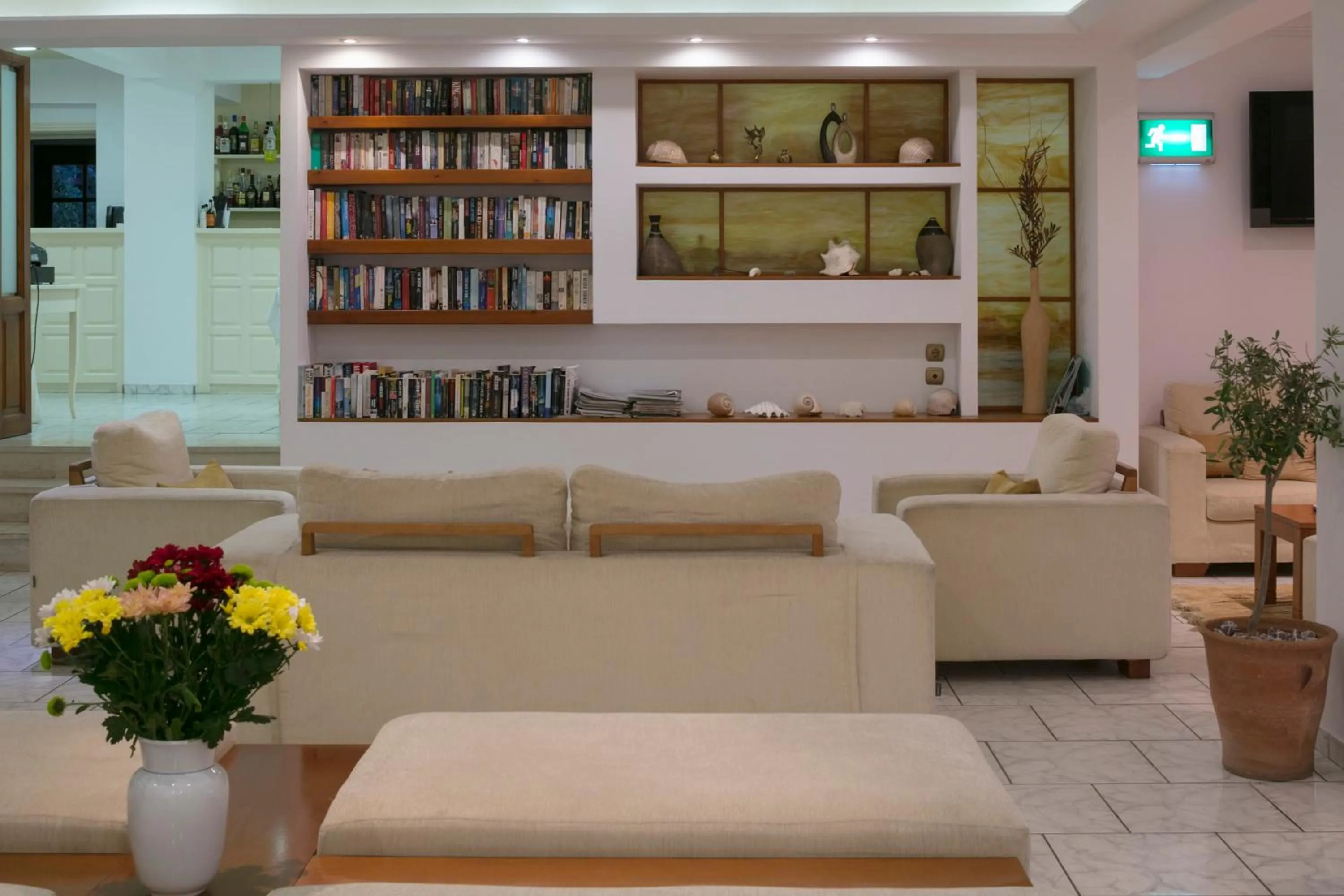 Communal lounge/ TV room in Magic Hotel