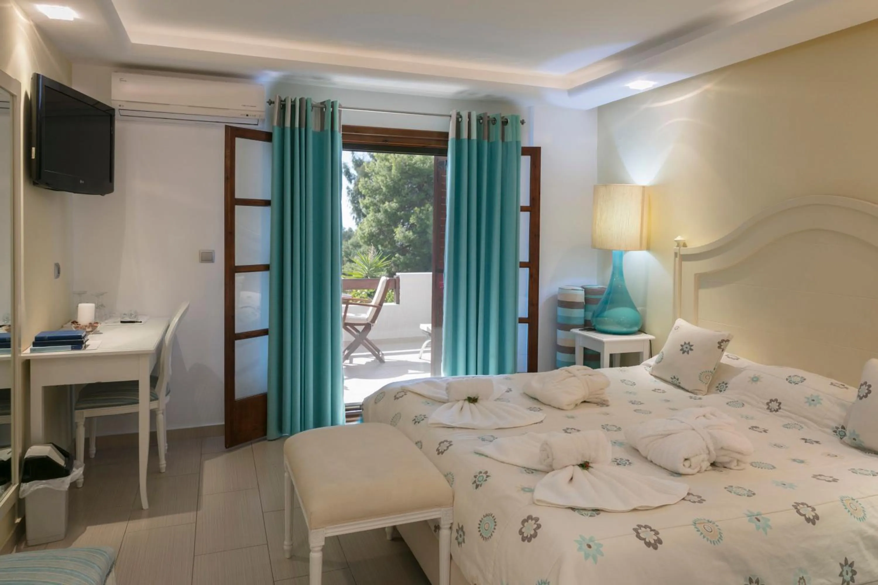 Bedroom, Bed in Magic Hotel