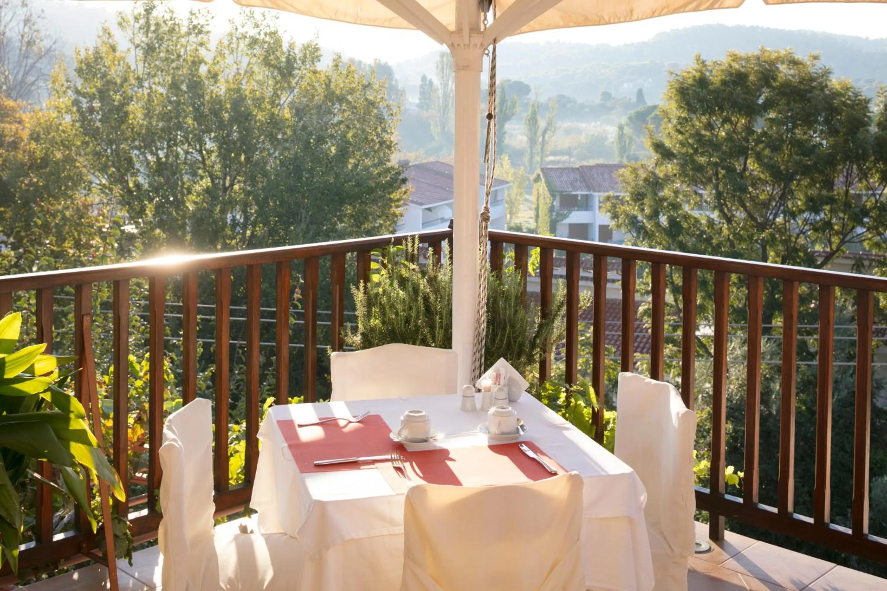 Restaurant/places to eat in Magic Hotel