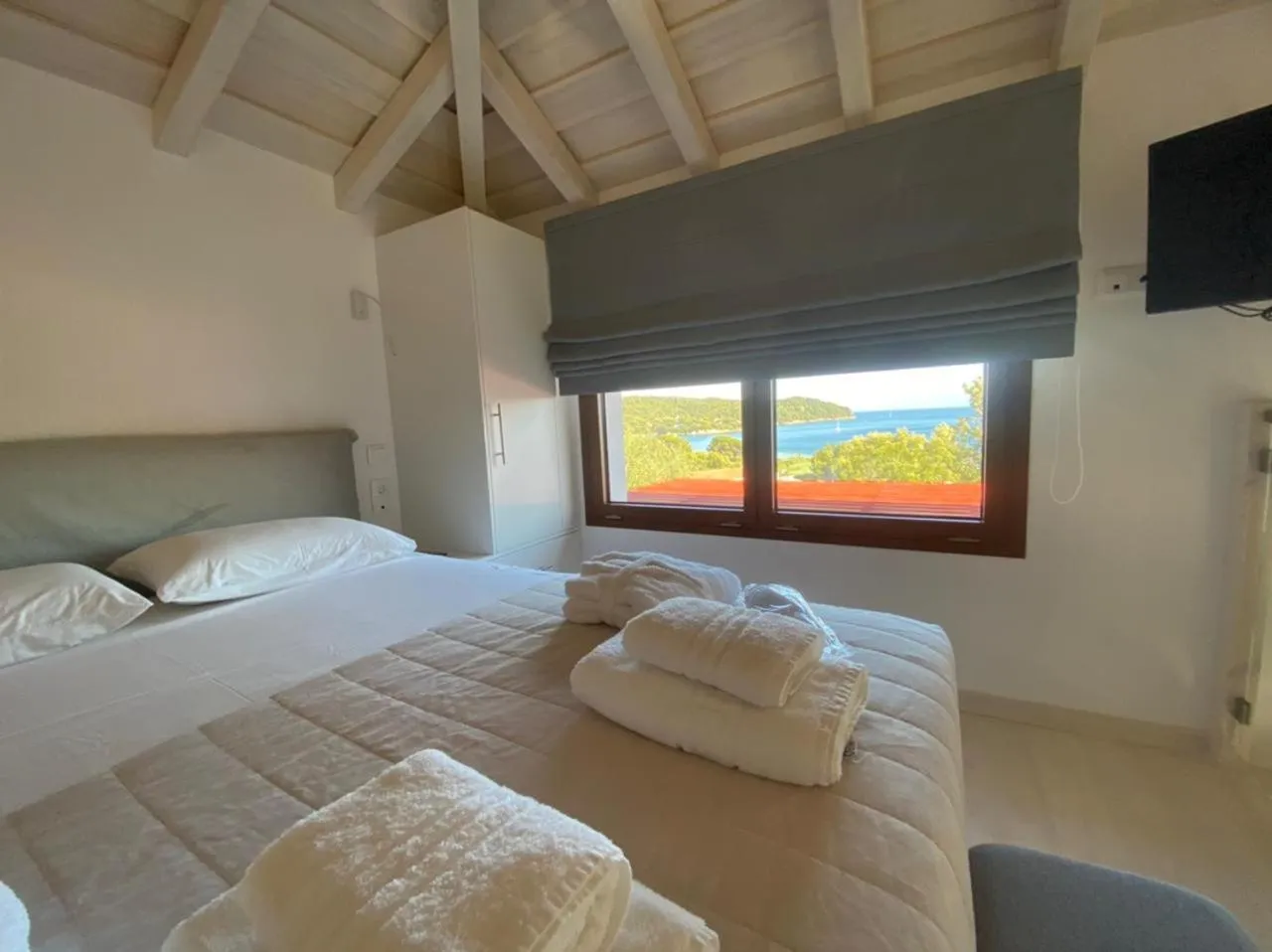 Bedroom, Bed in Magic Hotel