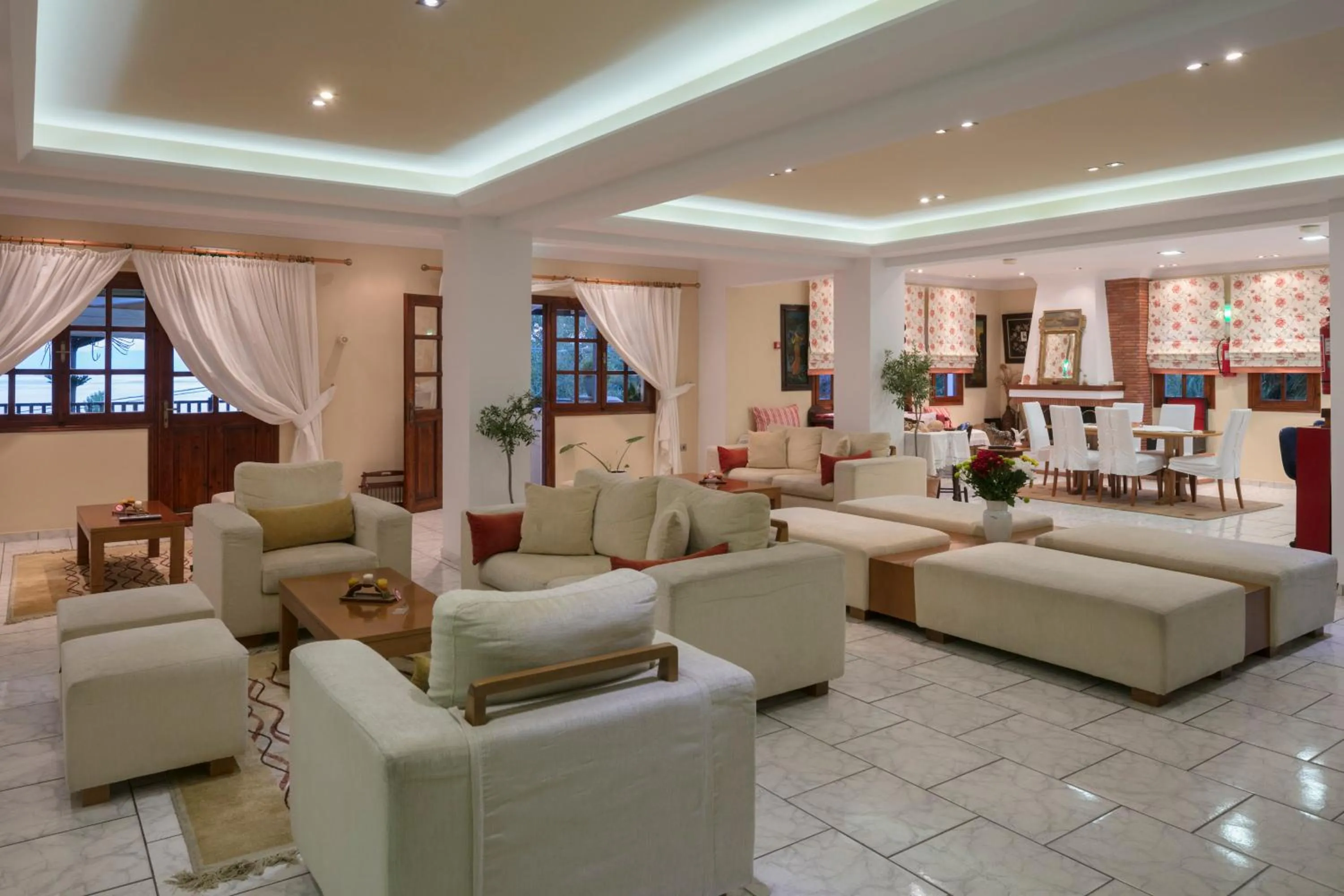 Communal lounge/ TV room in Magic Hotel