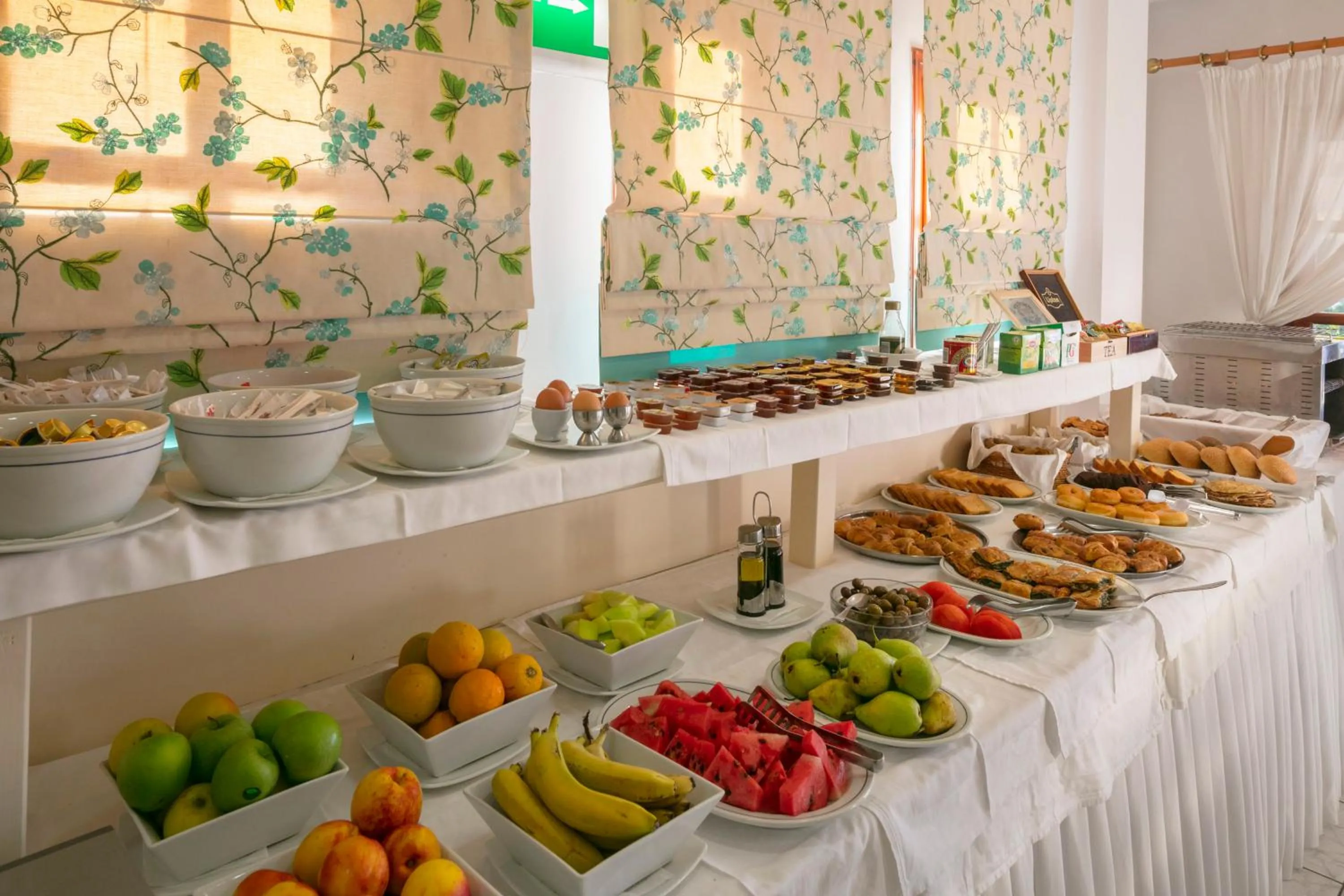 Buffet breakfast in Magic Hotel