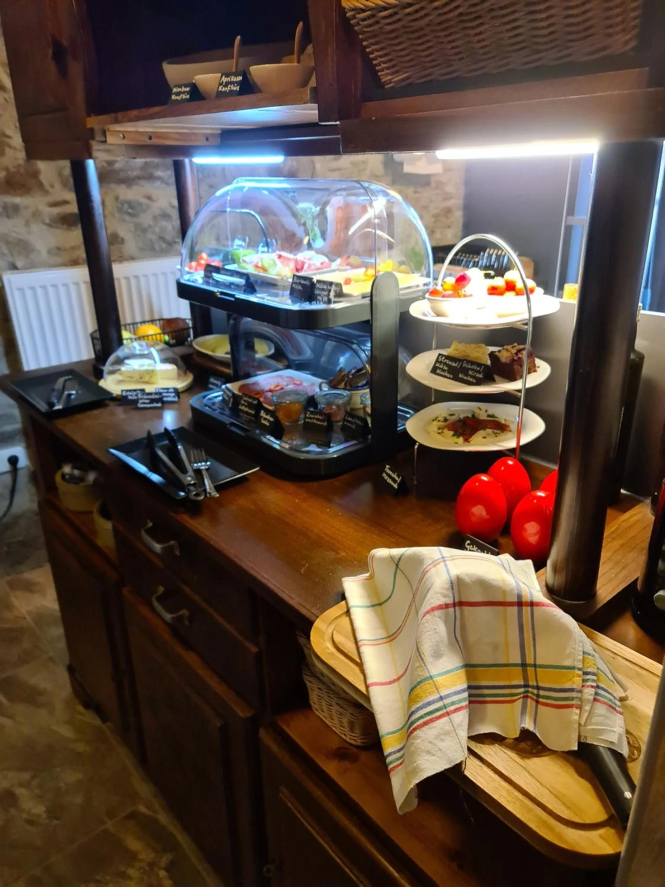 Breakfast in Hotel b&b altes hinterhäusel