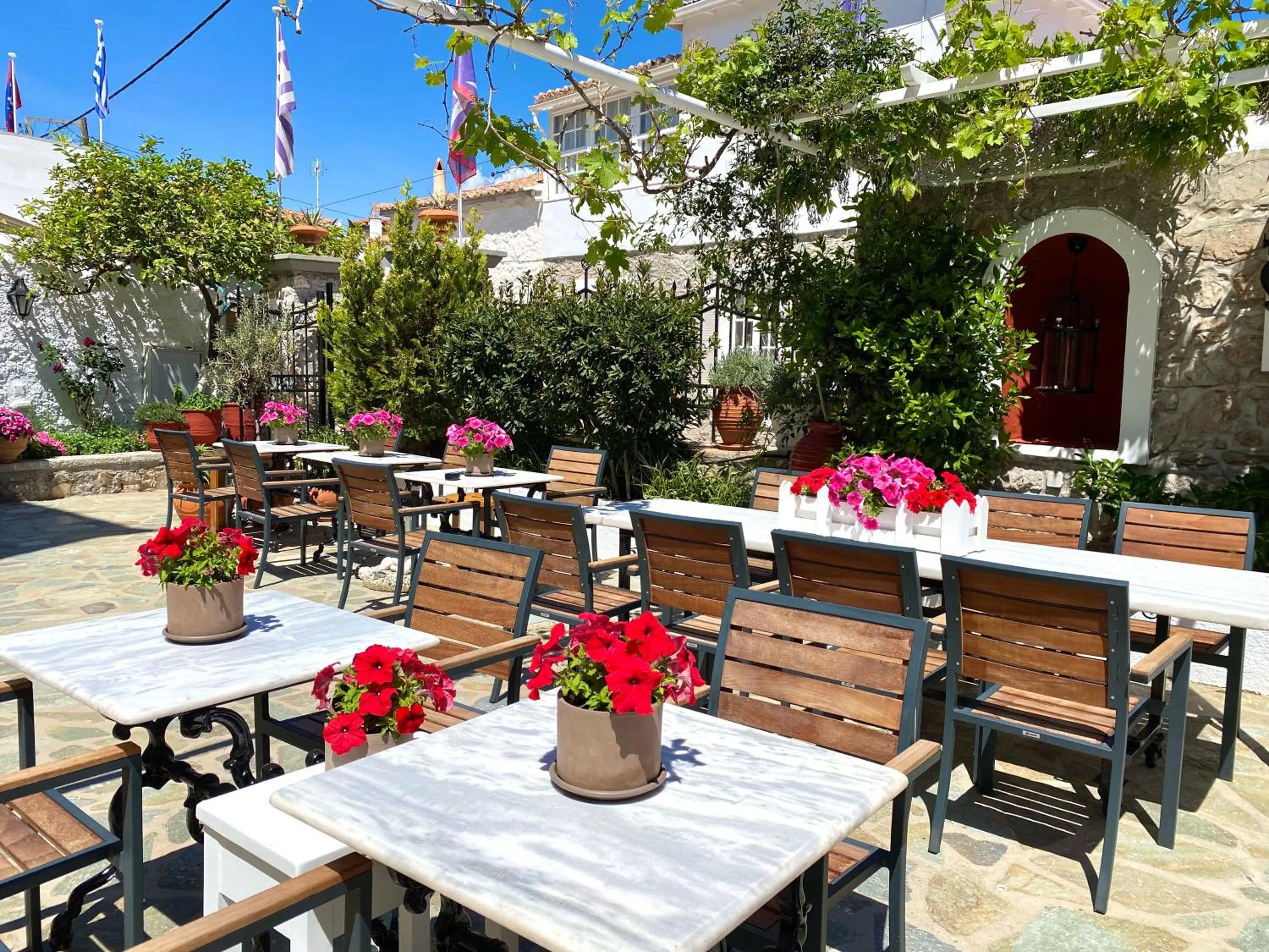 Garden in Mistral Hotel