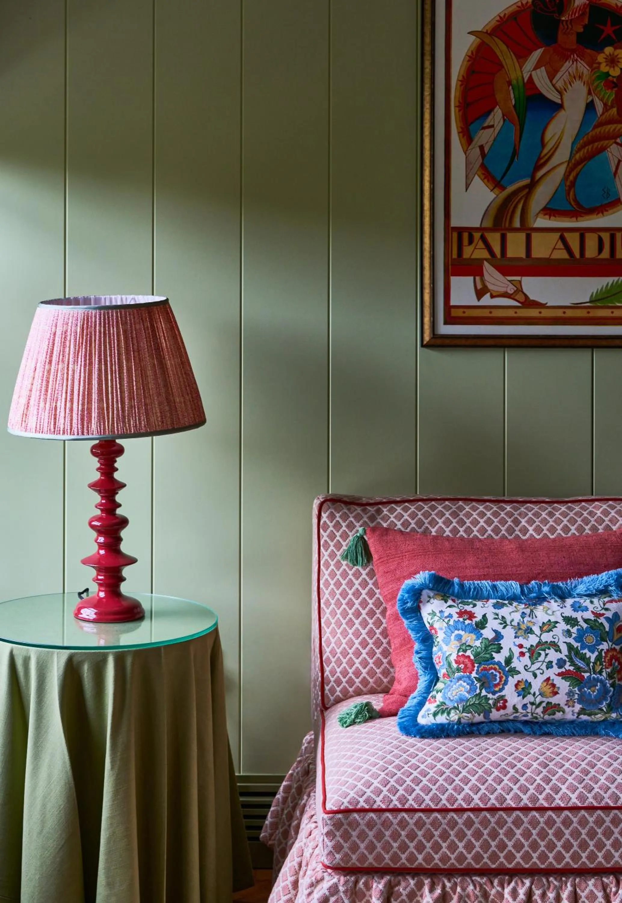 Seating area, Bed in Beaverbrook Town House