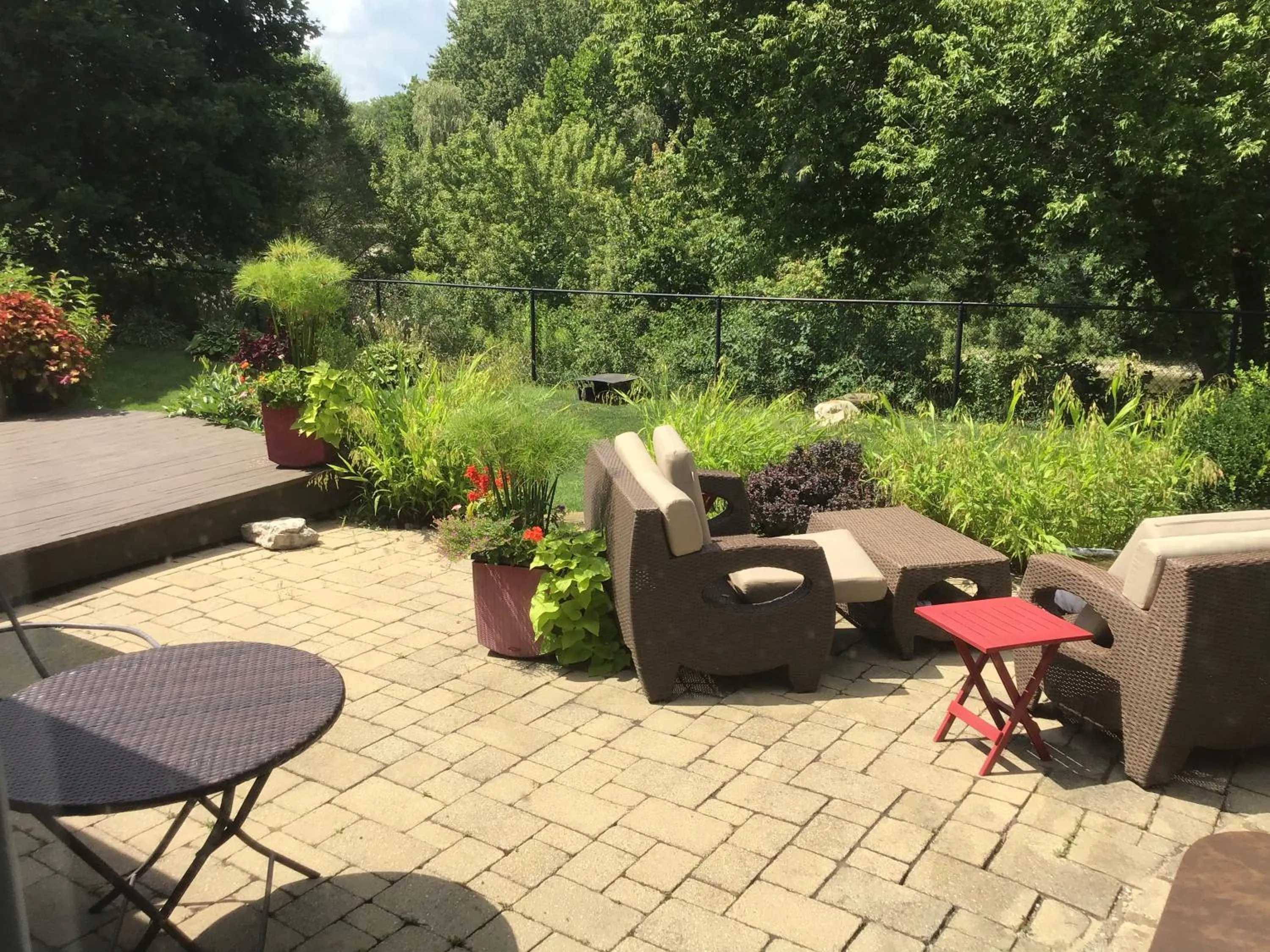 Balcony/Terrace in Cozy Luxury on the Thames in Ontario!