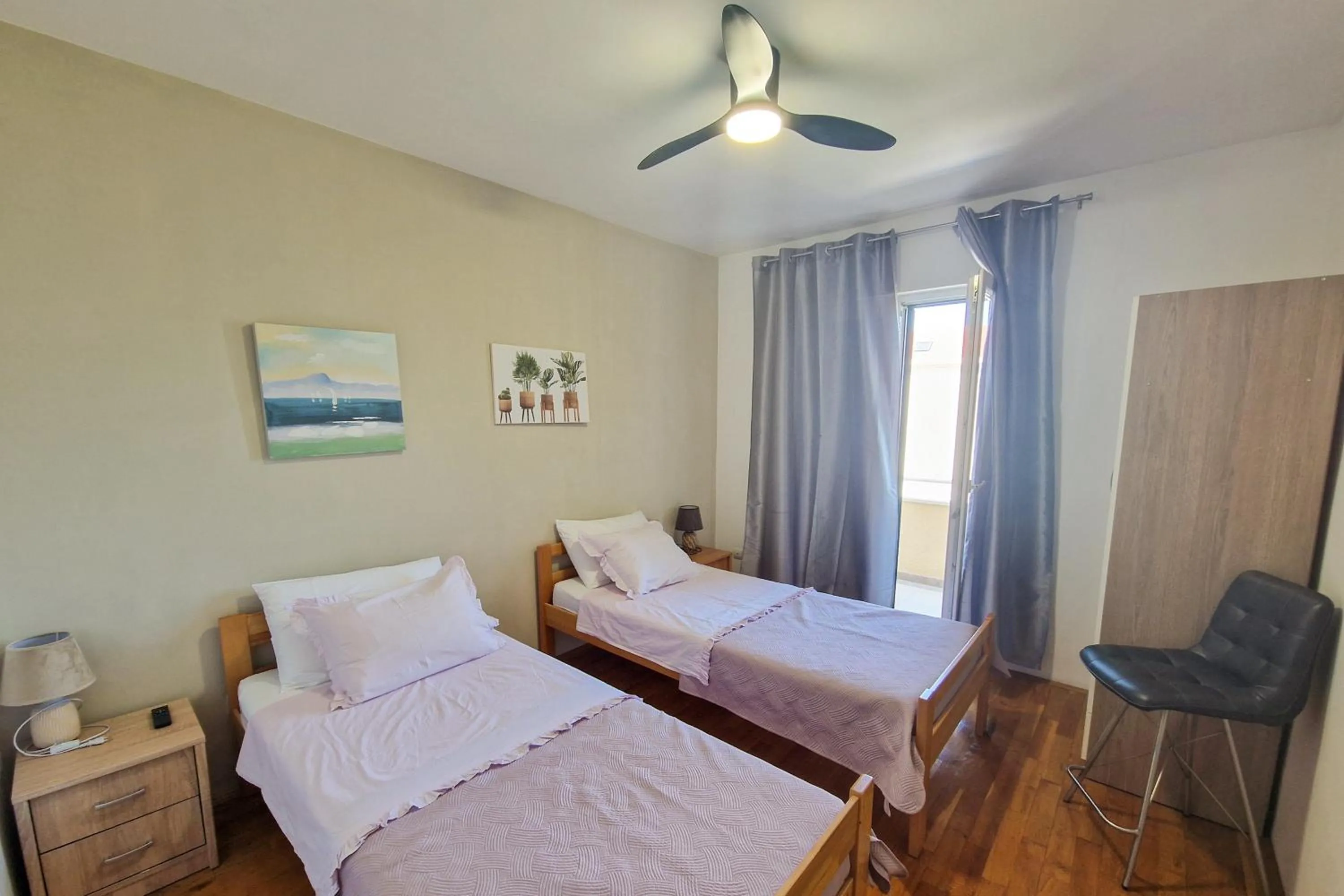 Bed in Apartment Renata + PRIVATE swimming pool in SPLIT
