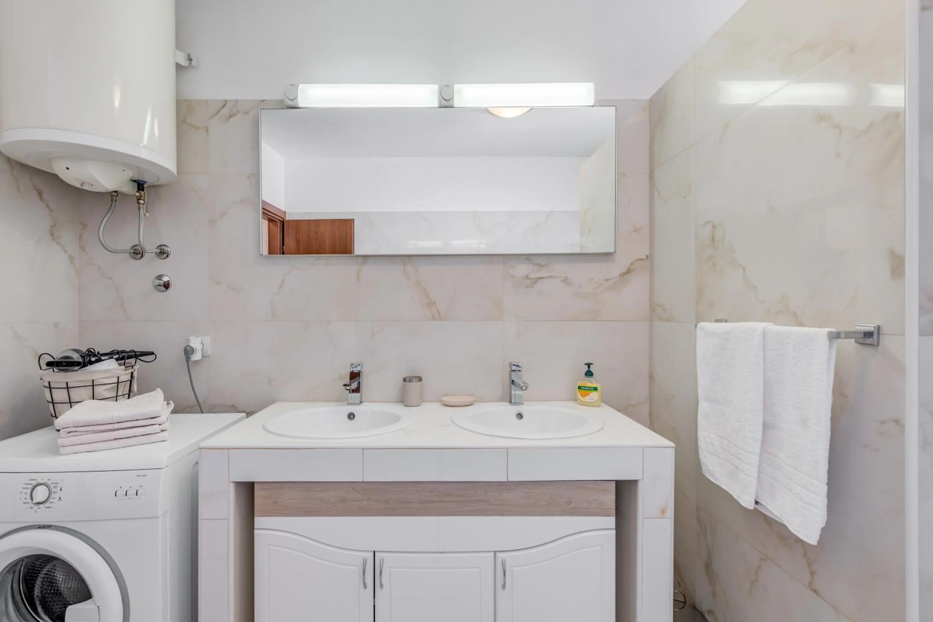 Apartment Renata + PRIVATE swimming pool in SPLIT