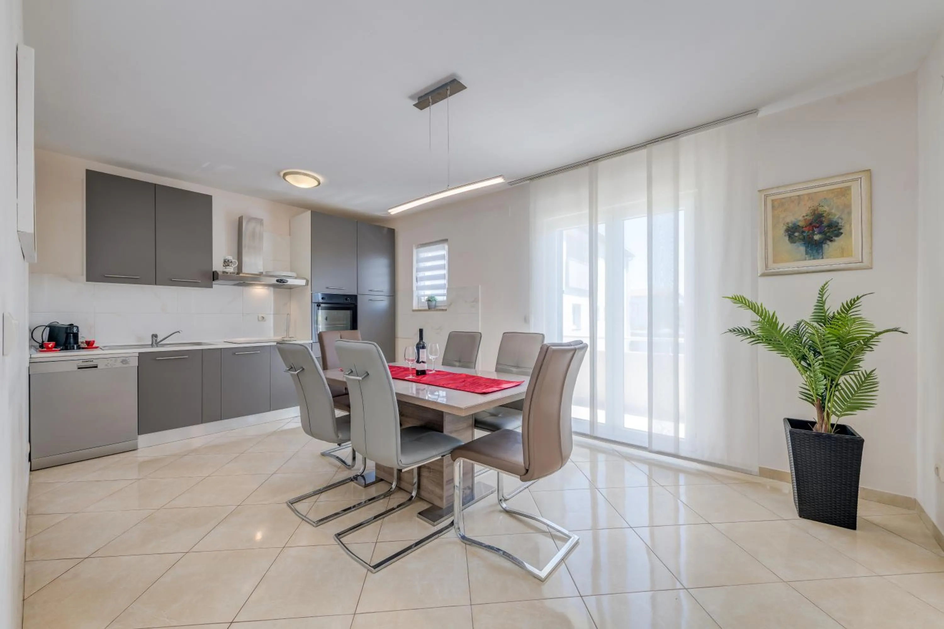 Kitchen or kitchenette in Apartment Renata + PRIVATE swimming pool in SPLIT