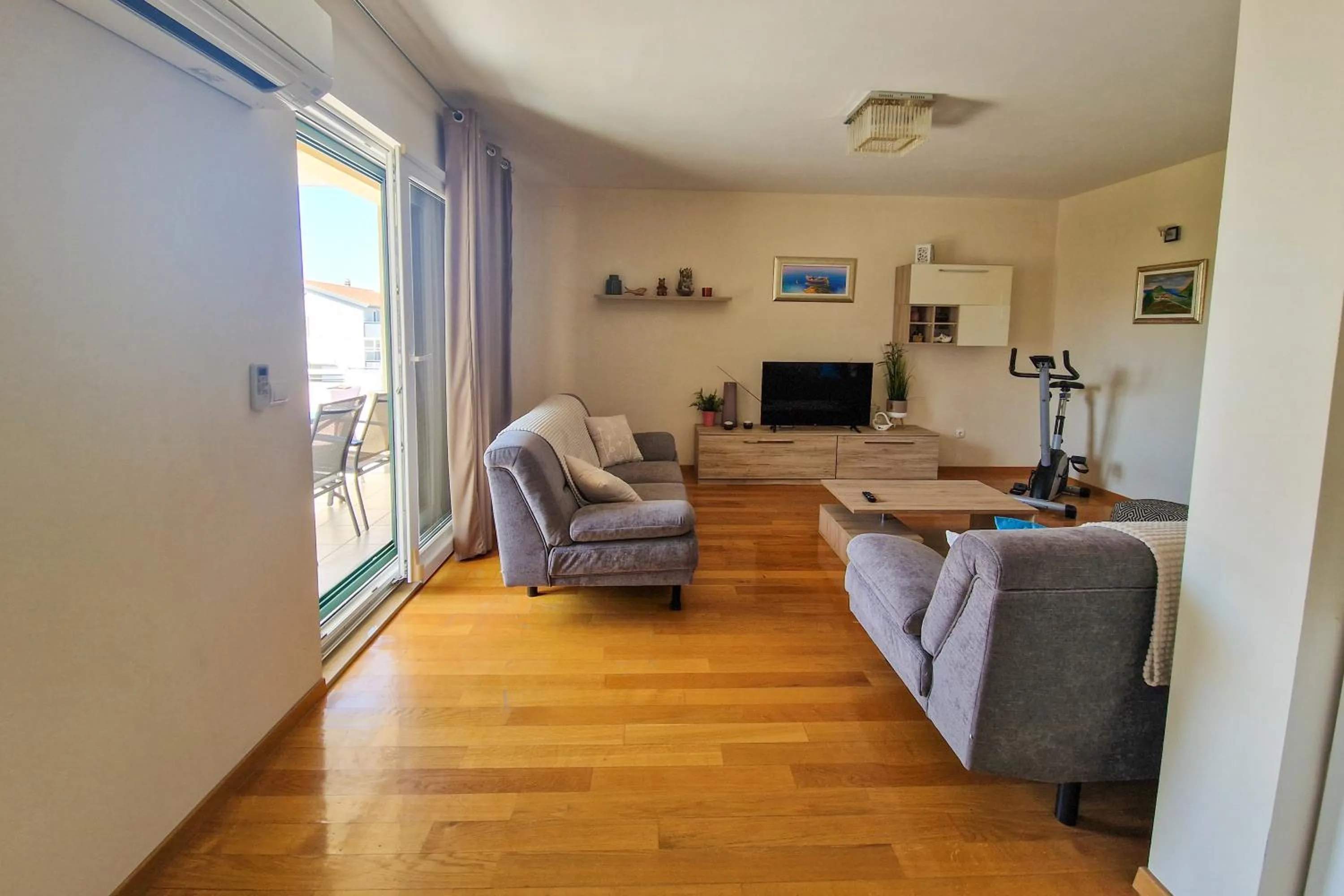 Apartment Renata + PRIVATE swimming pool in SPLIT