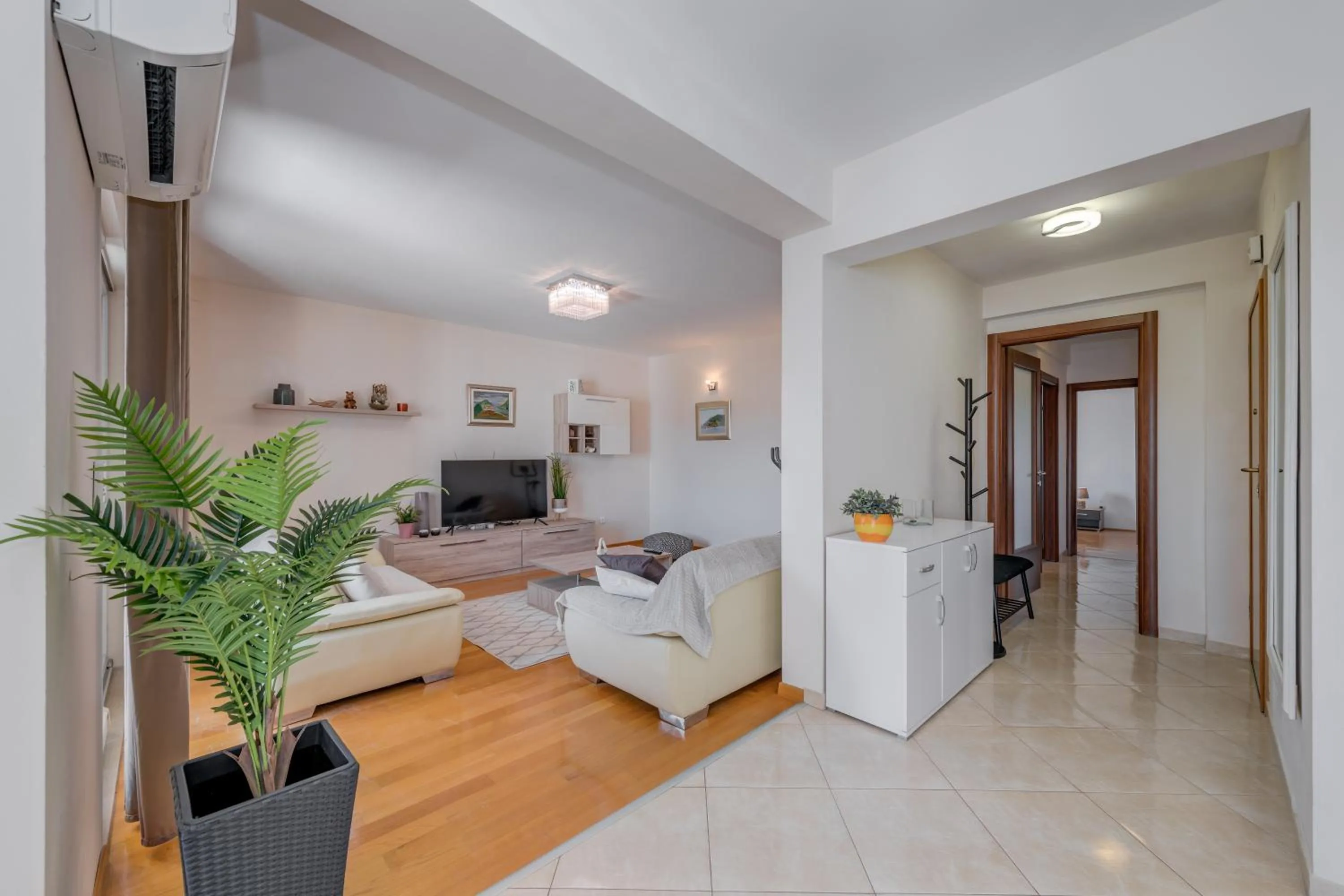 TV and multimedia, Bed in Apartment Renata + PRIVATE swimming pool in SPLIT