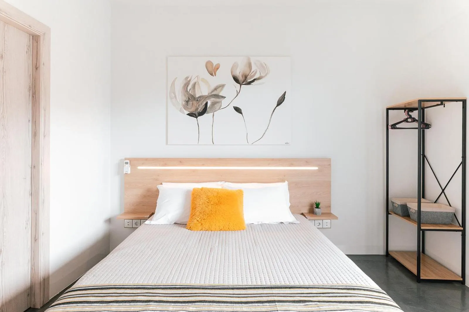 Bed in MAGNOLIA SUITES