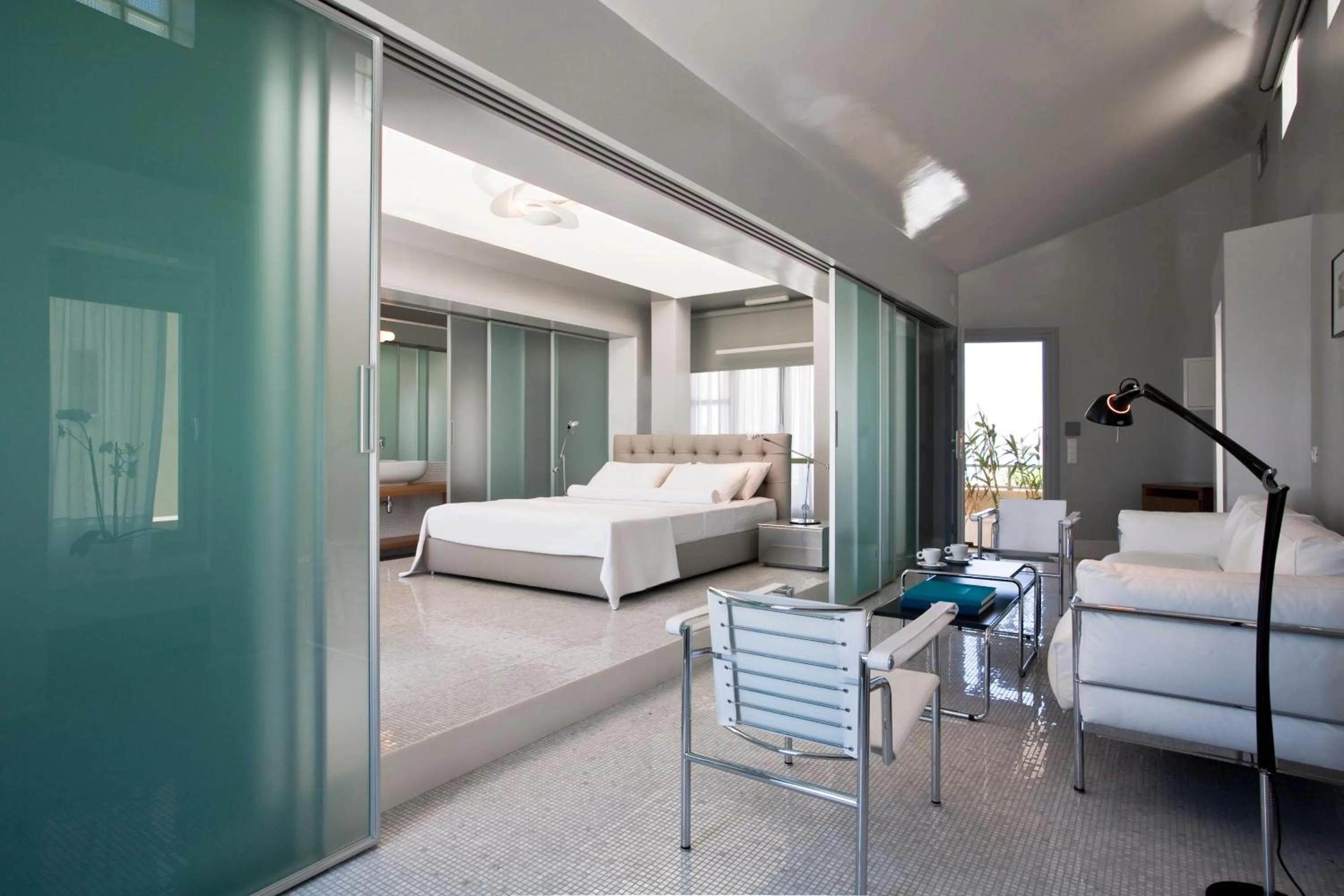 Photo of the whole room, Bed in The Majestic Hotel