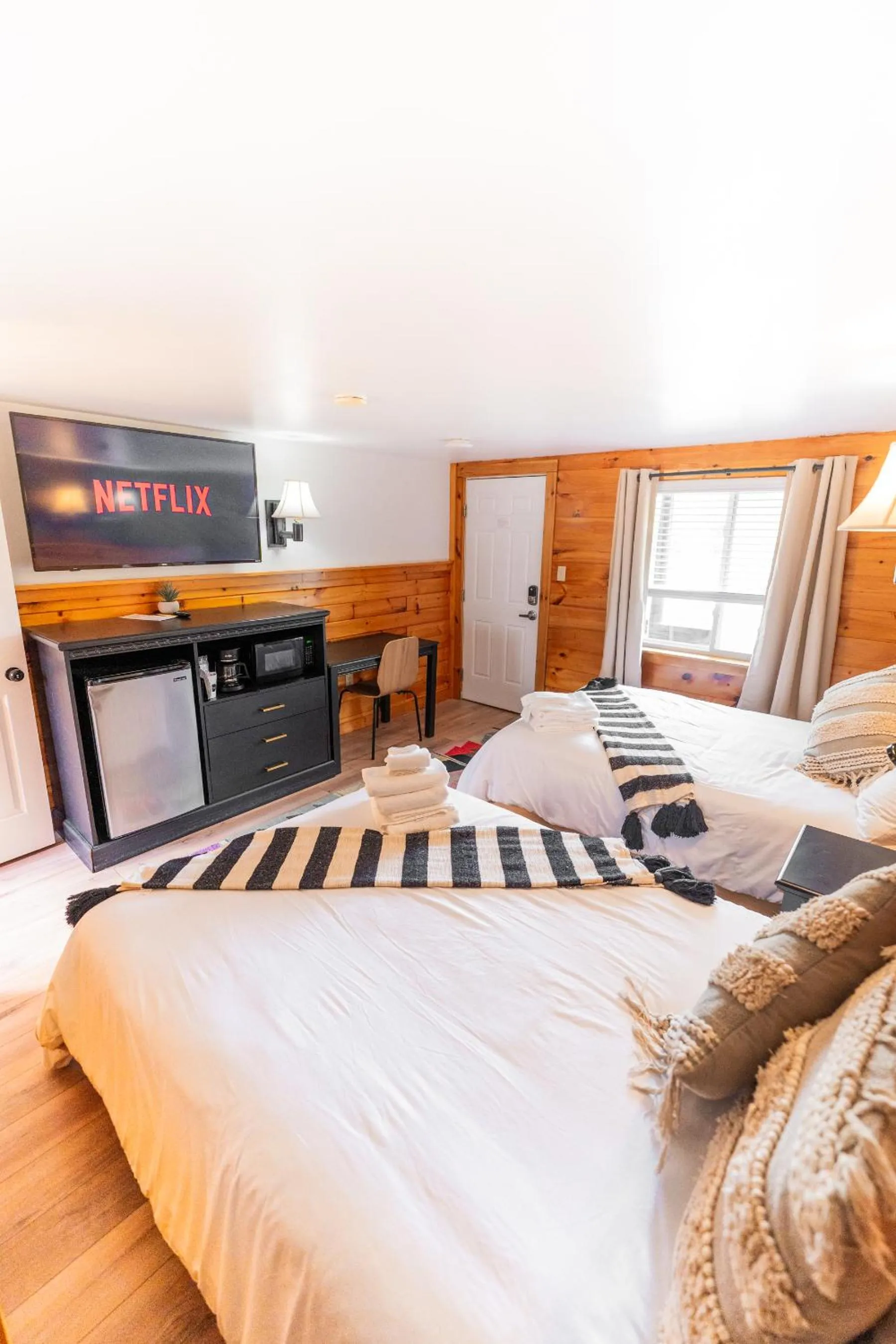 Bedroom, Bed in Wolfjaw Lodge