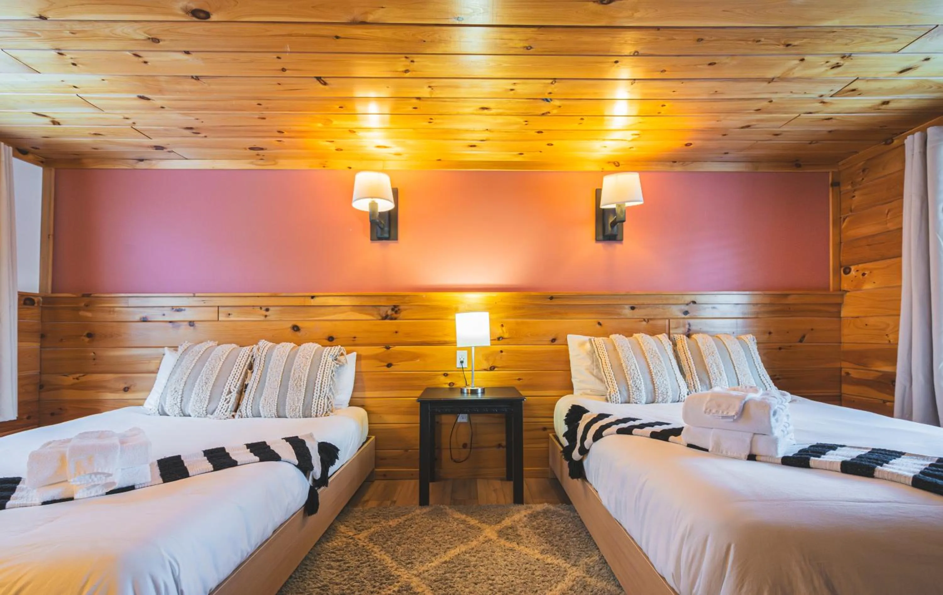 Bedroom, Bed in Wolfjaw Lodge