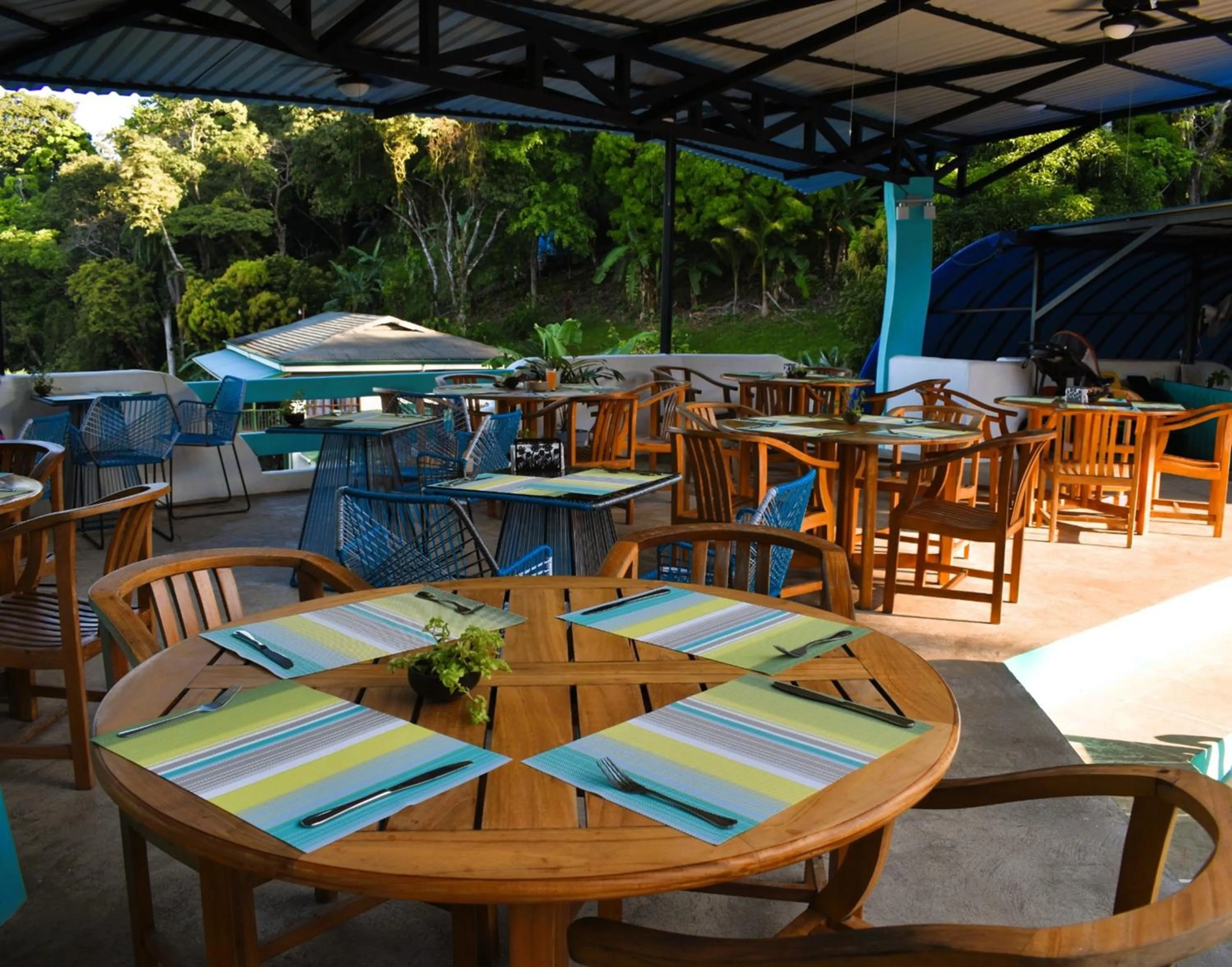 Restaurant/places to eat in Hotel Planeta Sano