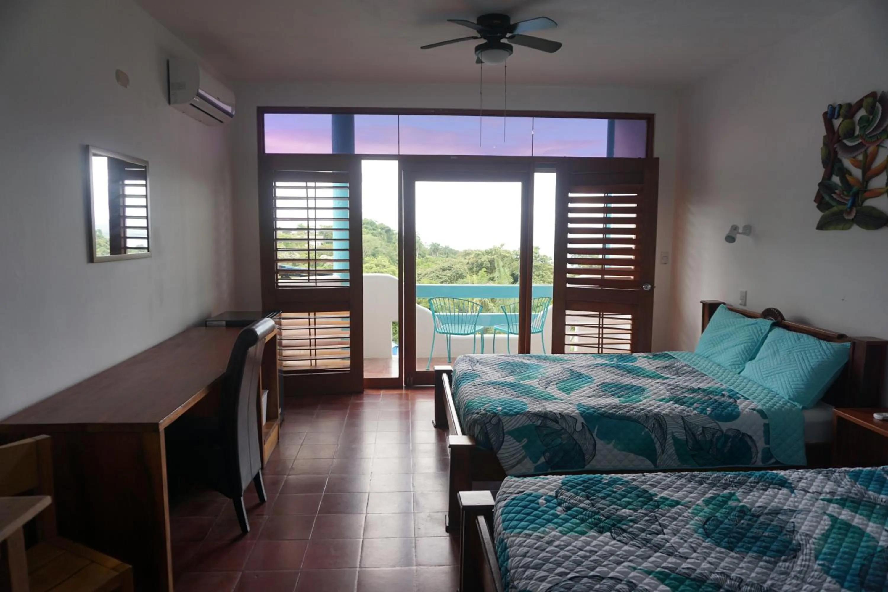 Sea view, Bed in Hotel Planeta Sano