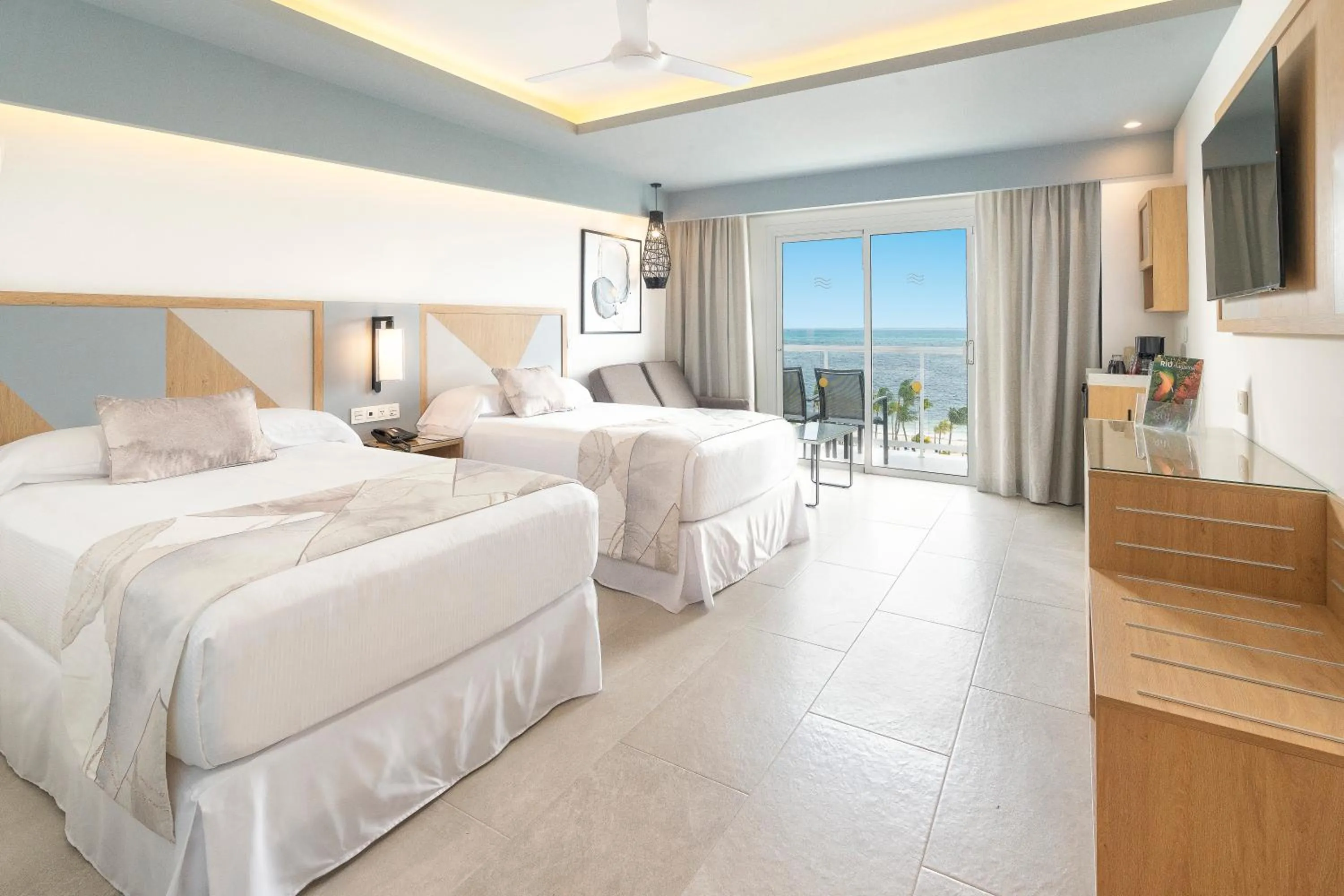Bed in Riu Caribe - All Inclusive