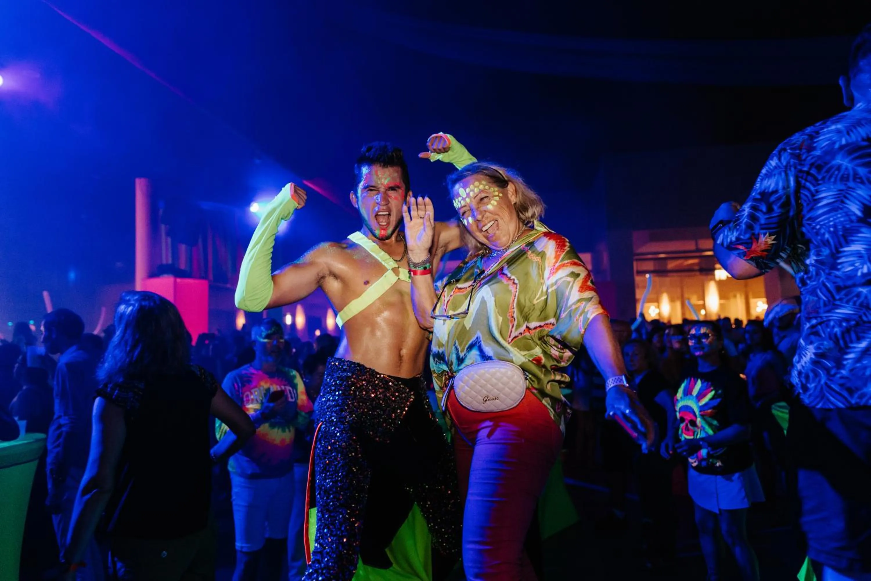 Evening entertainment in Riu Palace Mexico - All Inclusive