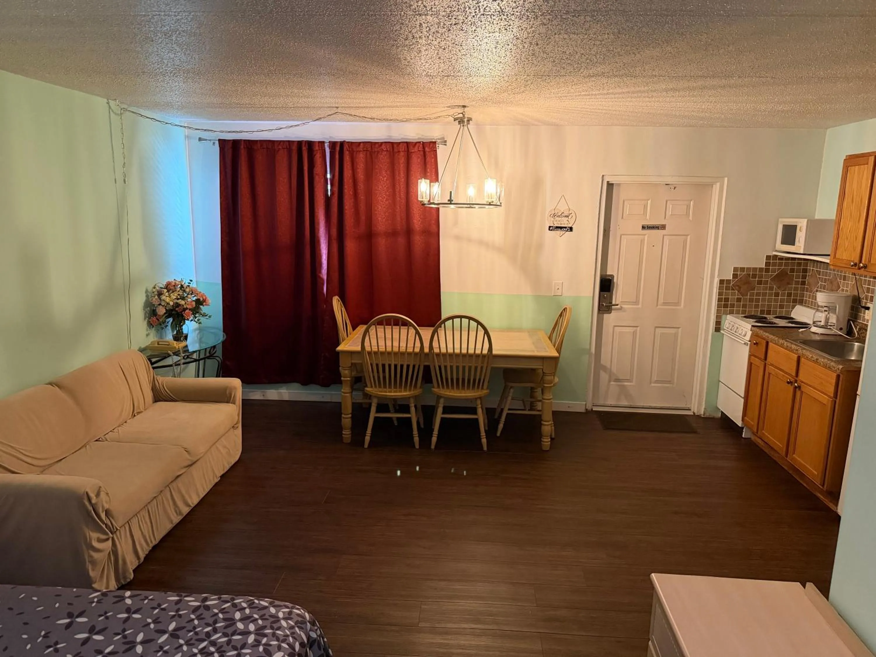 Seating area in THE FLORIDIAN INN