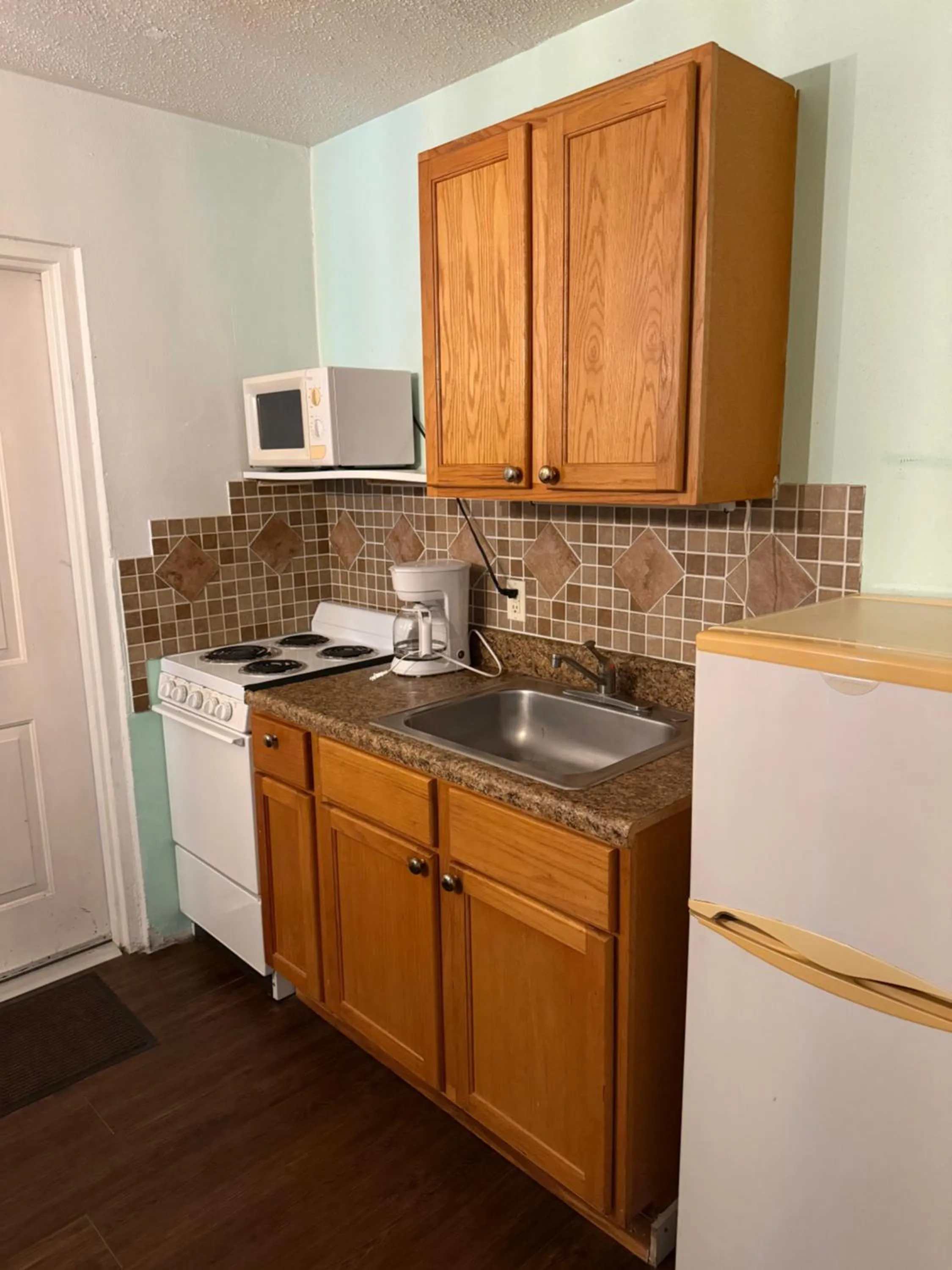 Kitchen or kitchenette in THE FLORIDIAN INN