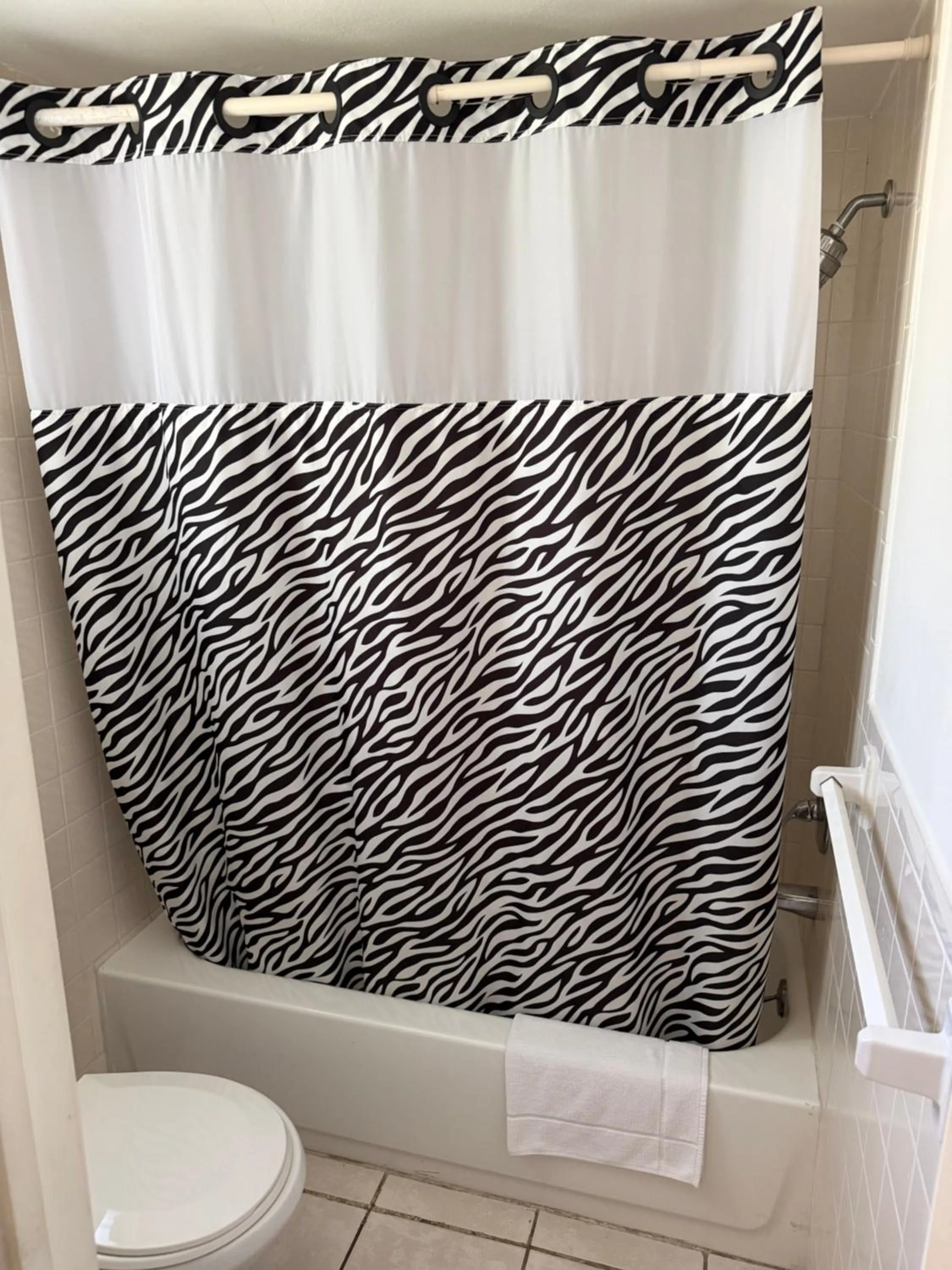 Bathroom in THE FLORIDIAN INN