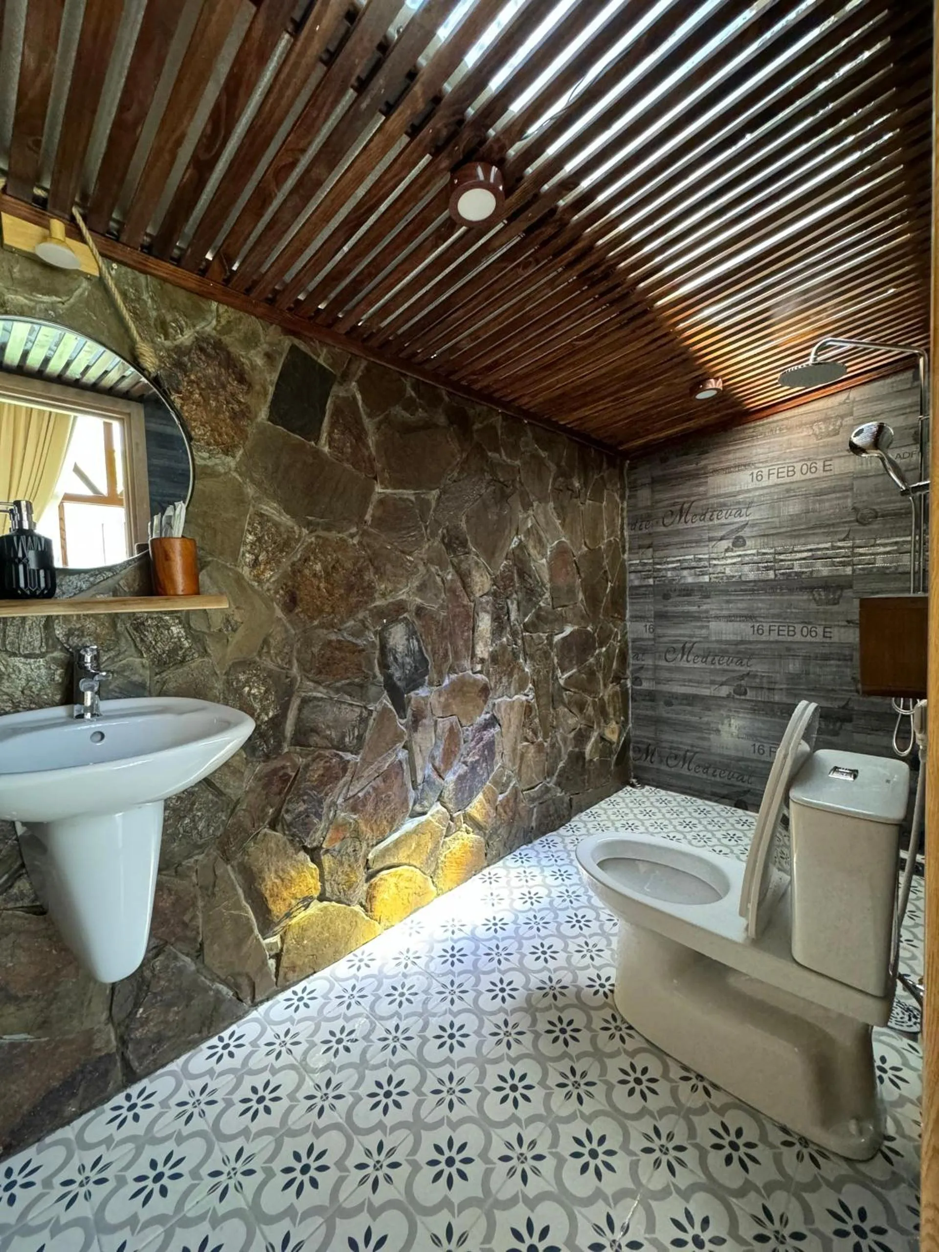Bathroom in Nhà Sói Homestay Da Lat
