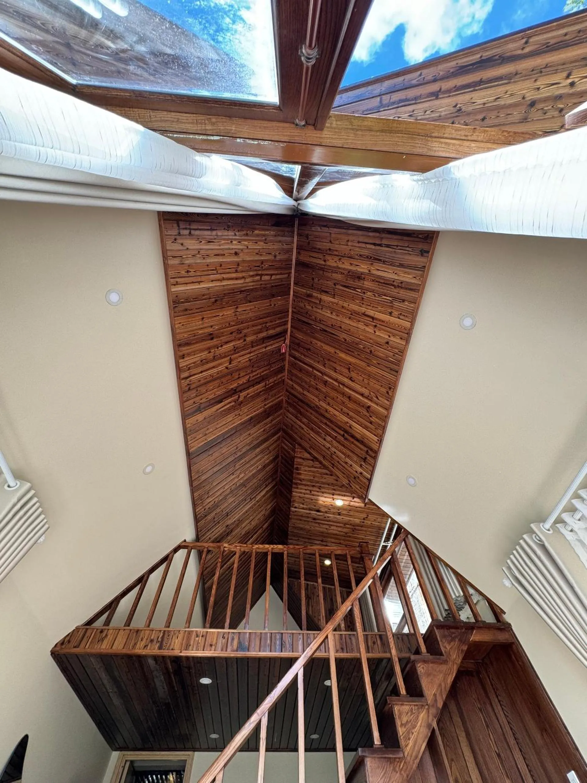 hair dresser in Nhà Sói Homestay Da Lat