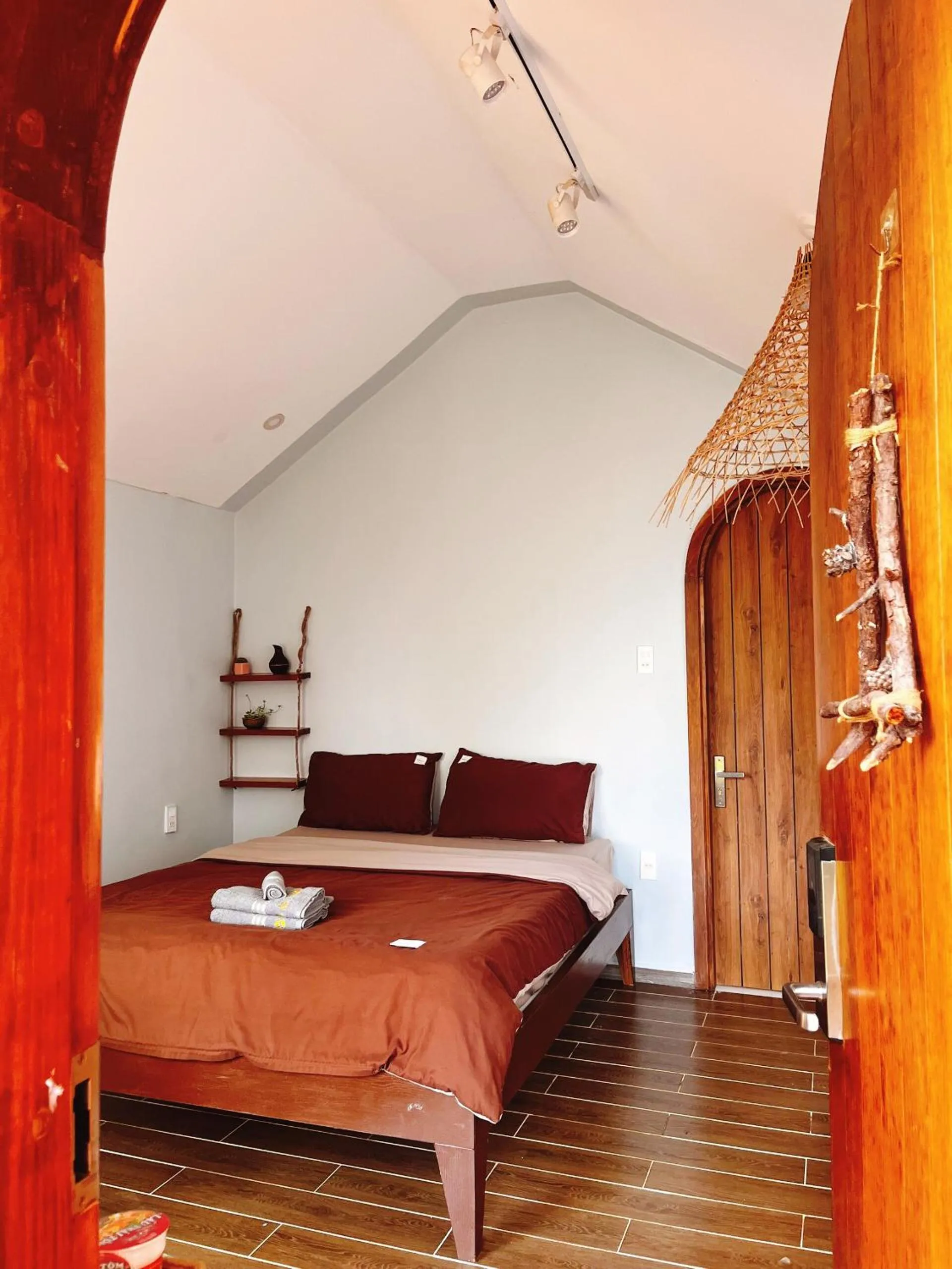 Bedroom, Bed in Nhà Sói Homestay Da Lat