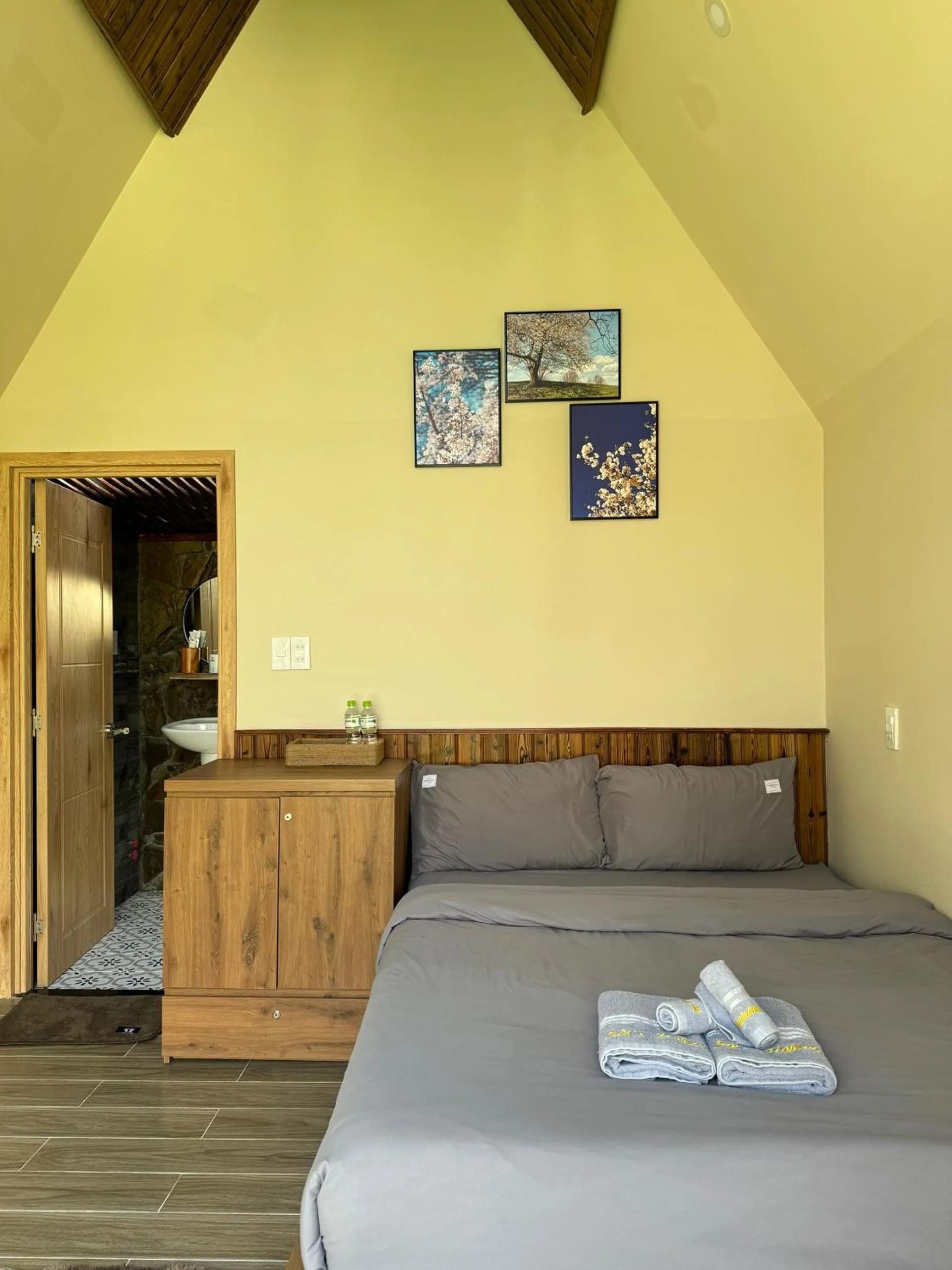 Bedroom, Bed in Nhà Sói Homestay Da Lat