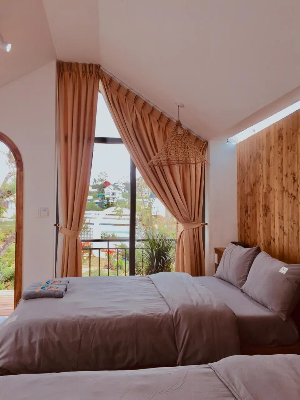 Photo of the whole room, Bed in Nhà Sói Homestay Da Lat