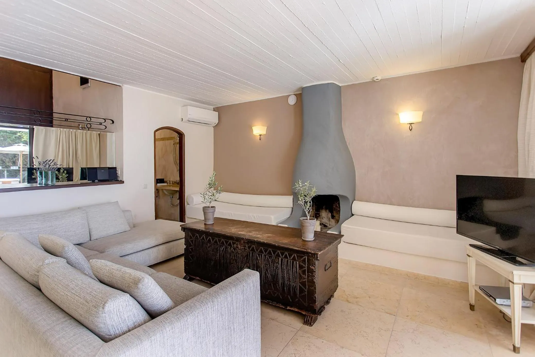 Living room in Corfu Holiday Palace