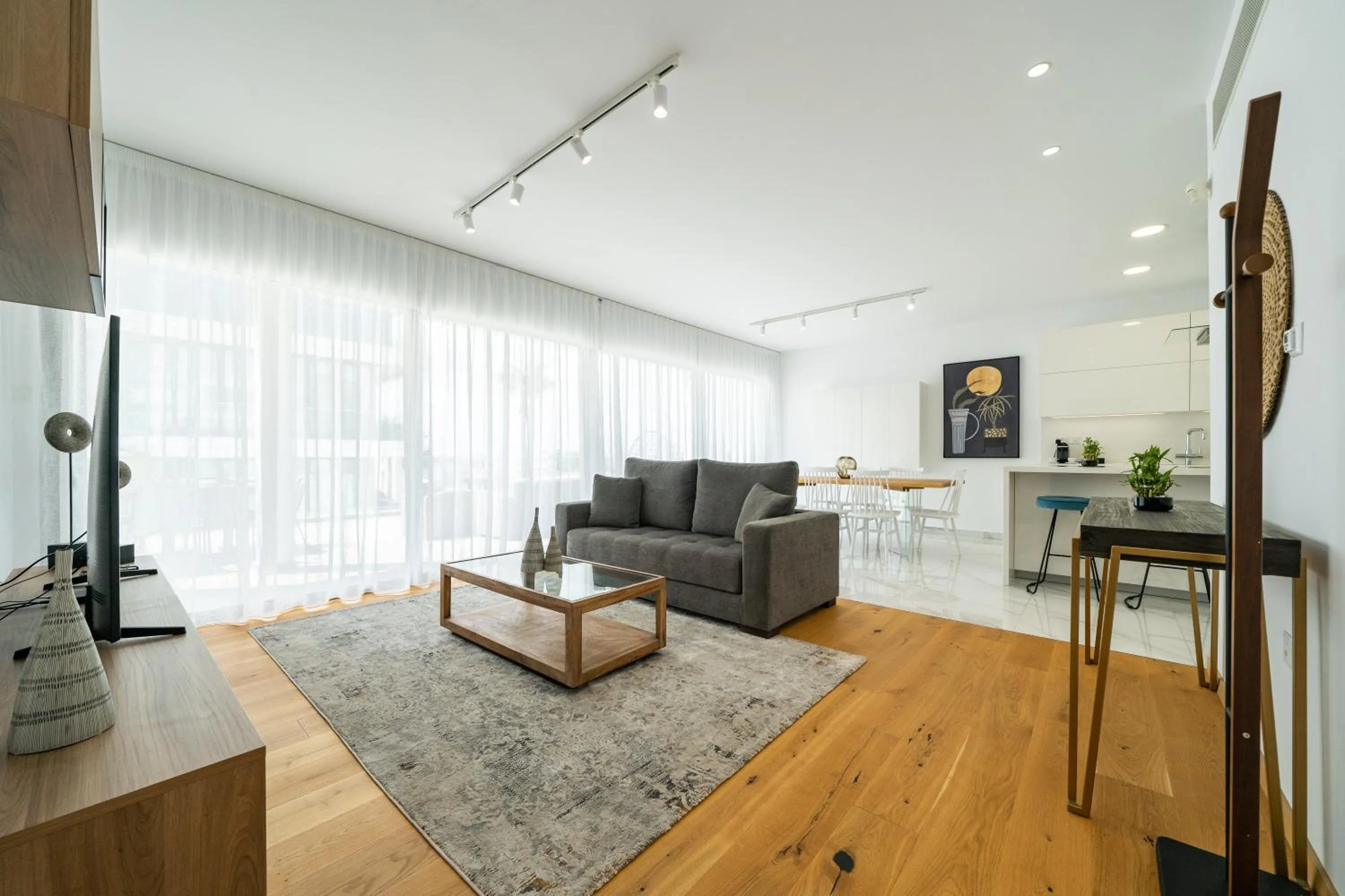 TV and multimedia in Silver Park