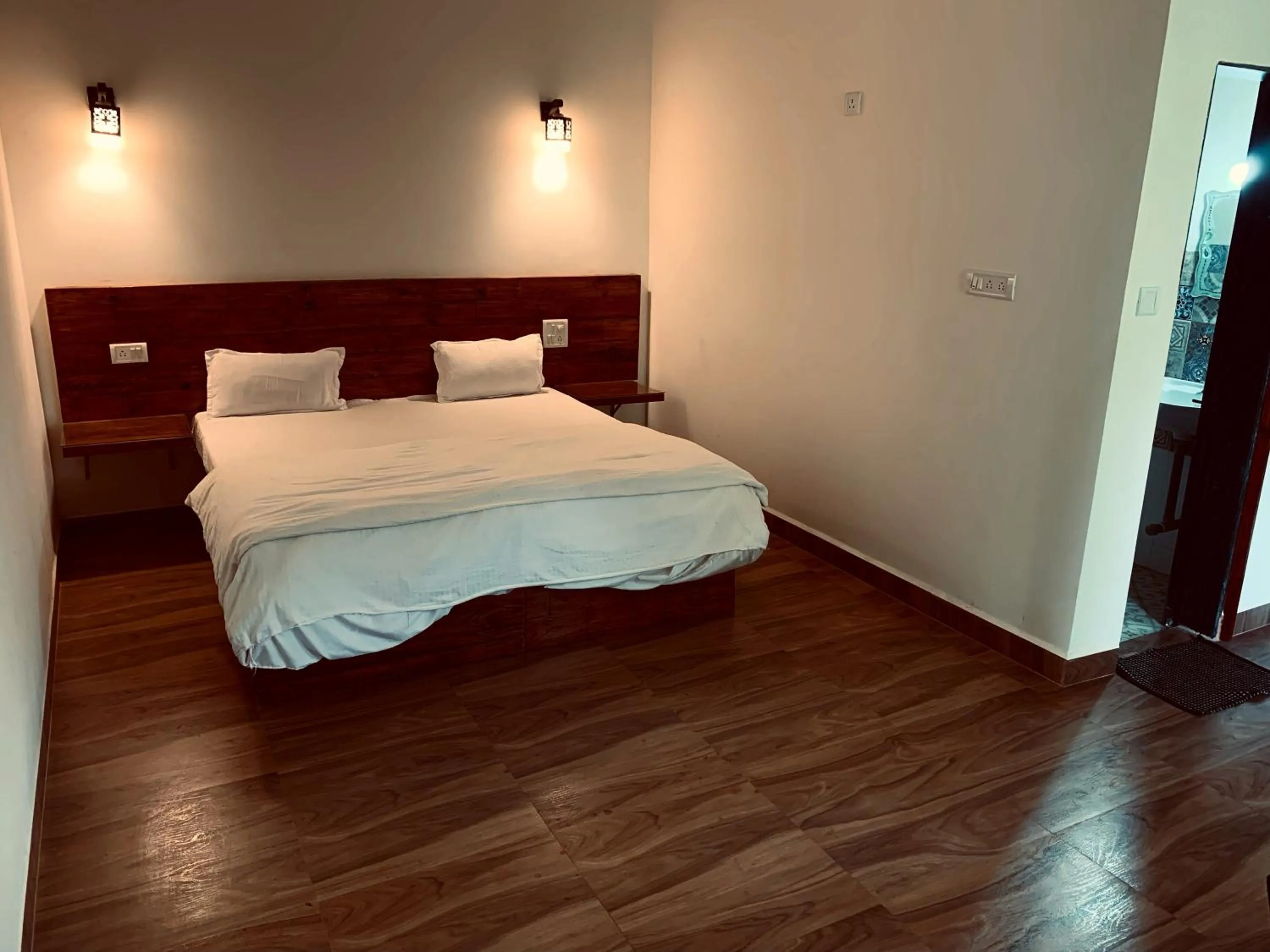 Photo of the whole room, Bed in The Mamta Courtyard Anjuna