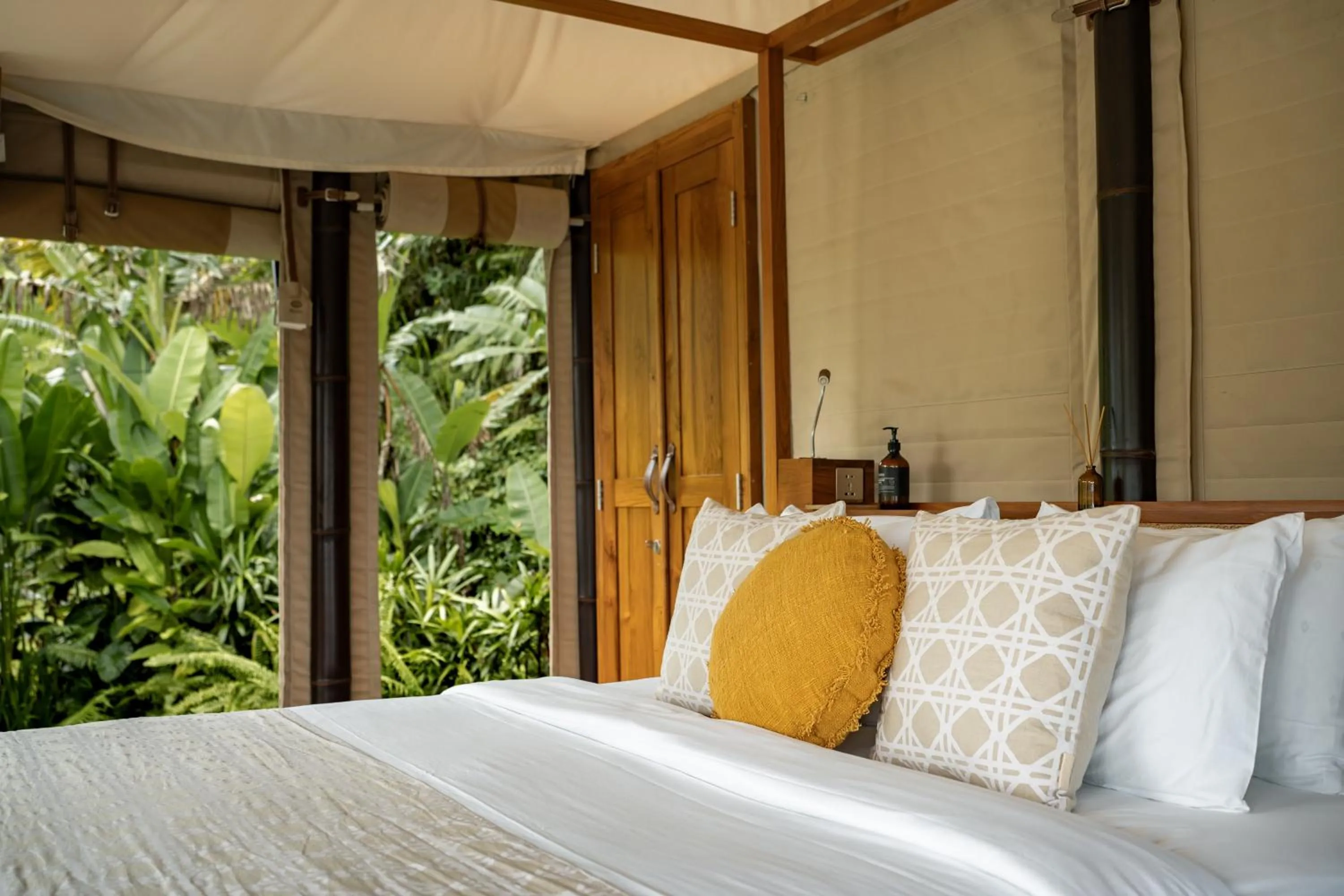 Bed in Nadi Nature Resort - Adults Only