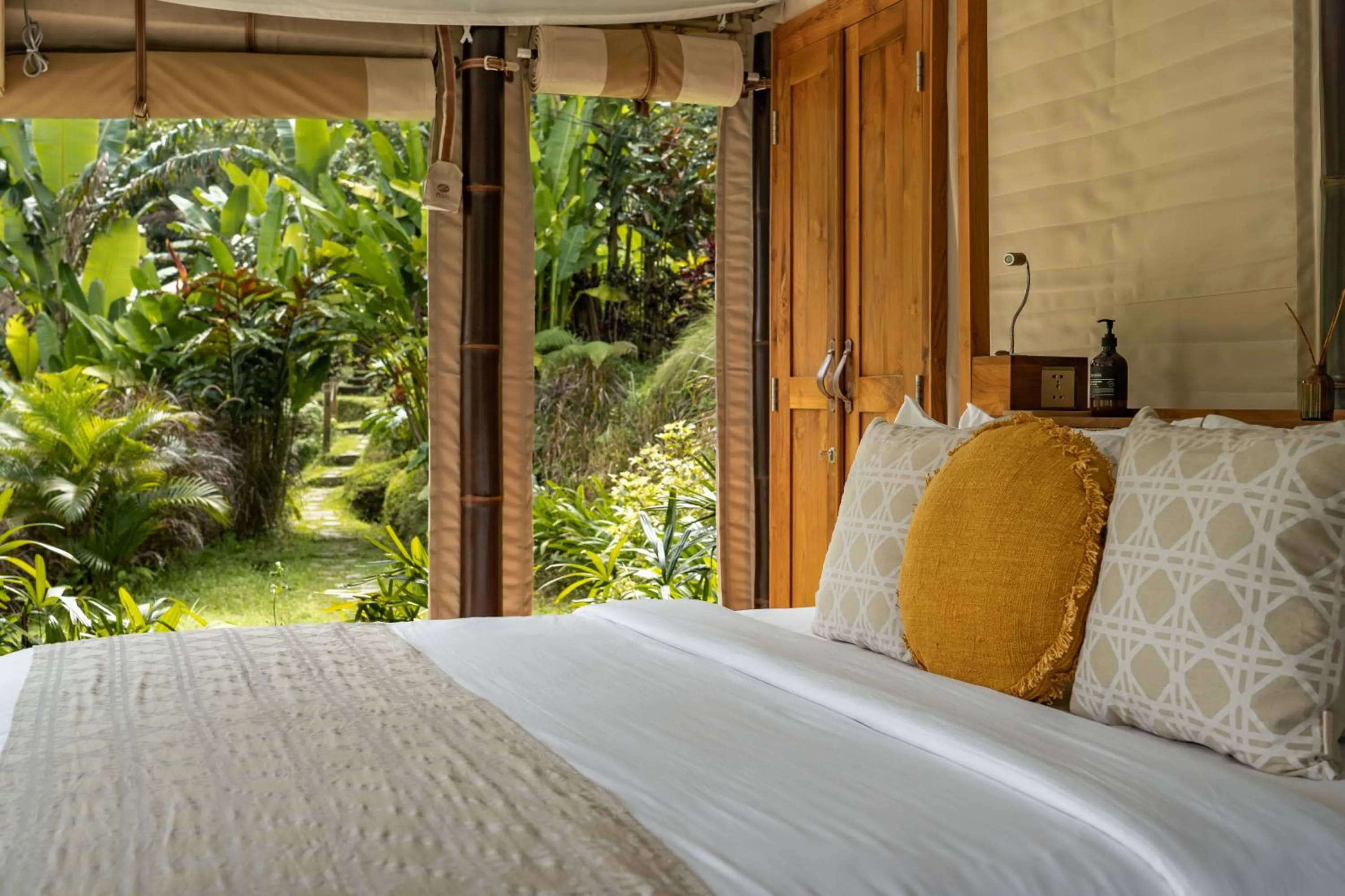 Bed in Nadi Nature Resort - Adults Only