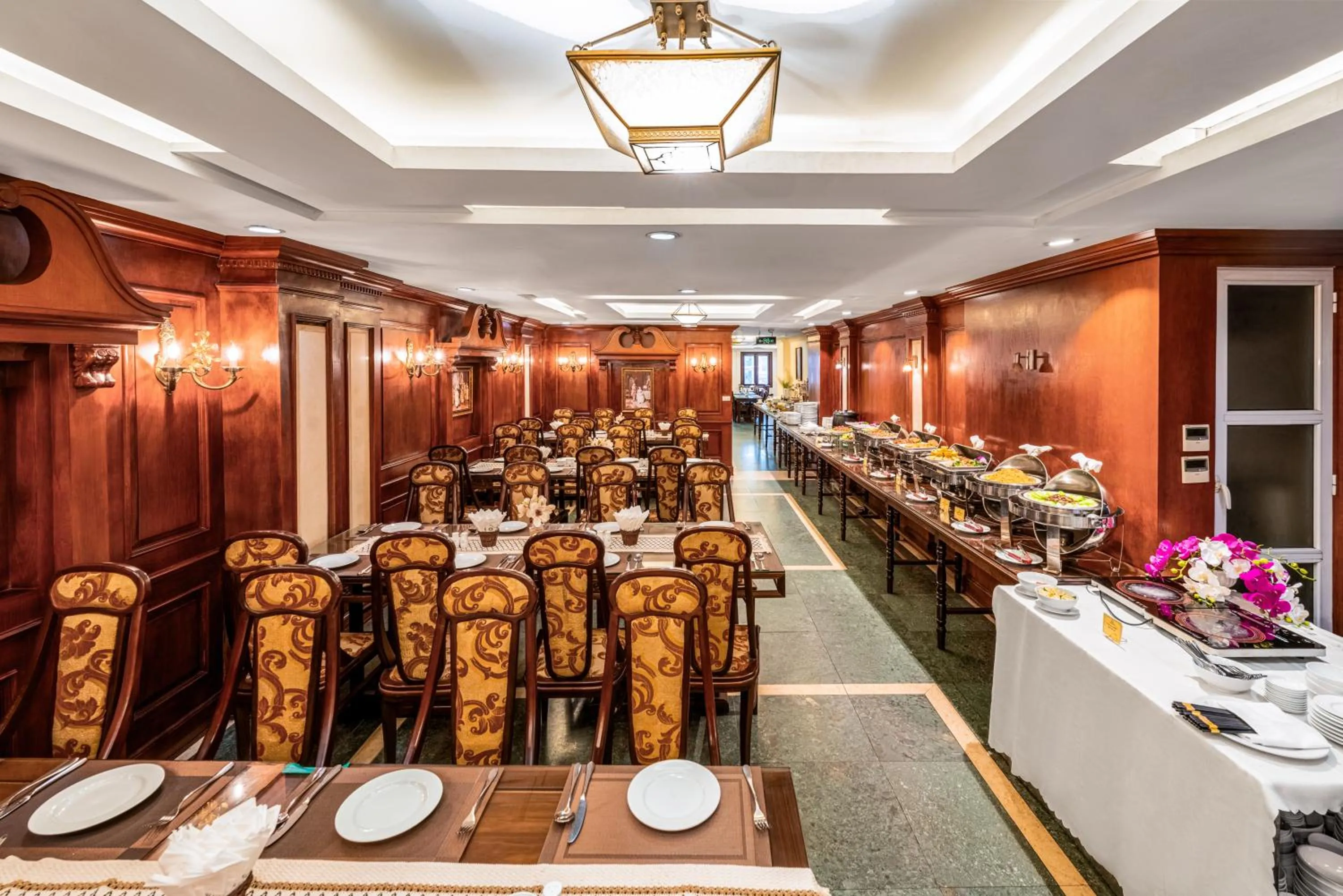 Restaurant/places to eat in EDEN HOTEL HÀ NỘI