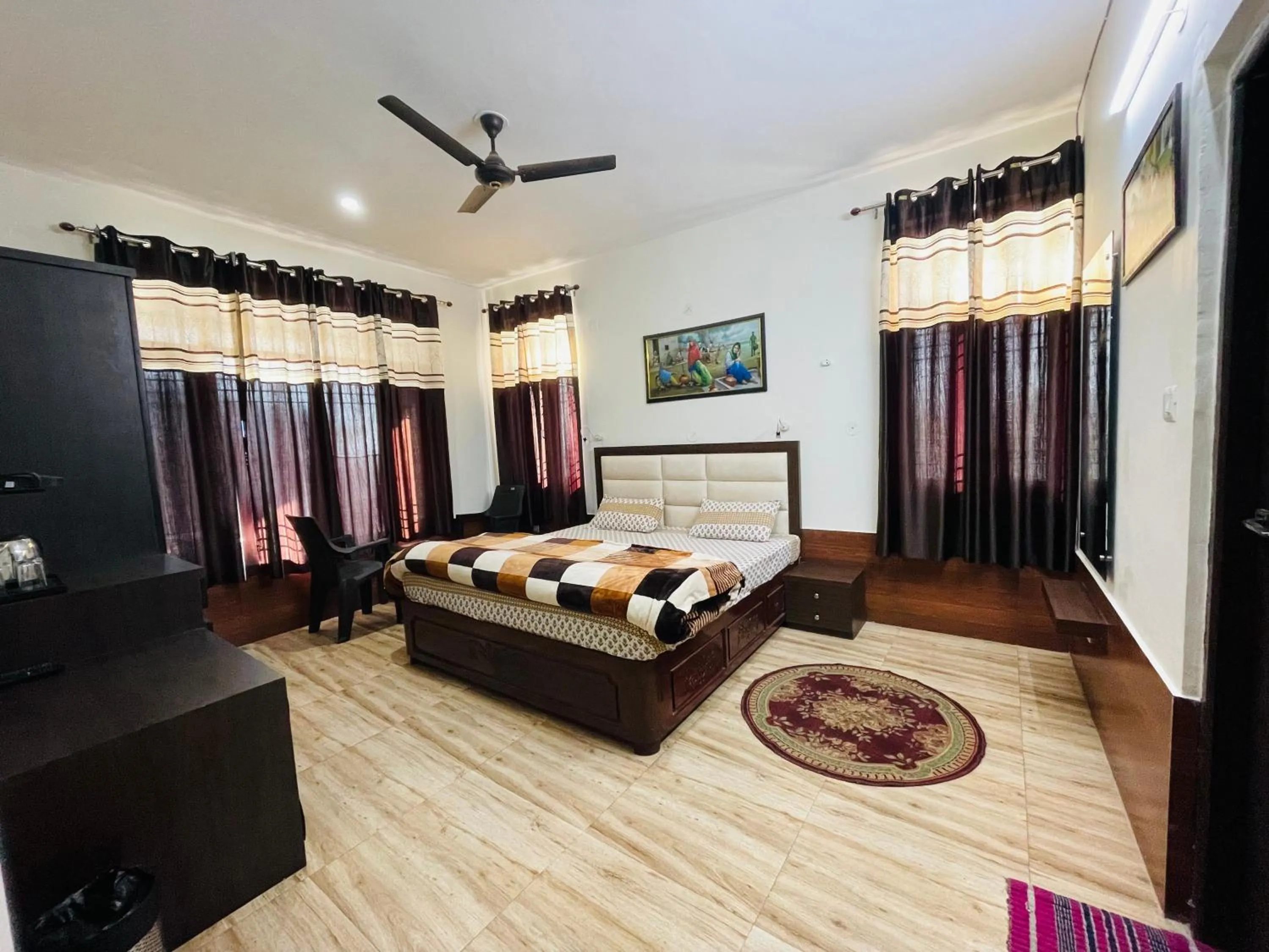 Photo of the whole room, Bed in Himalayan Retreat