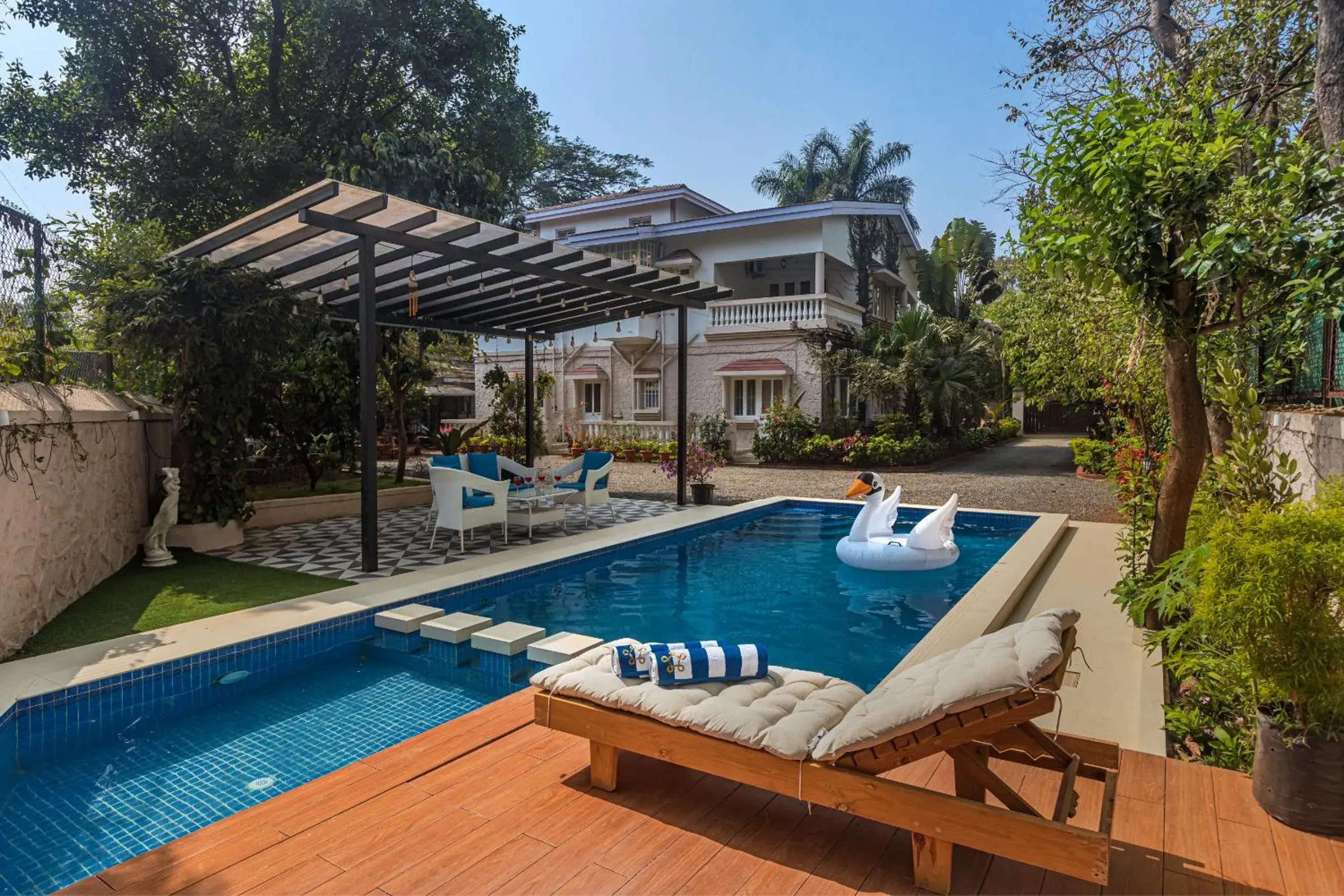 SaffronStays The Windsor House - 5BR Family & Celebration Villa with Pool, Lawn & Gazebo SaffronStays The Windsor House - 5BR Family & Celebration Villa with Pool, Lawn & Gazebo