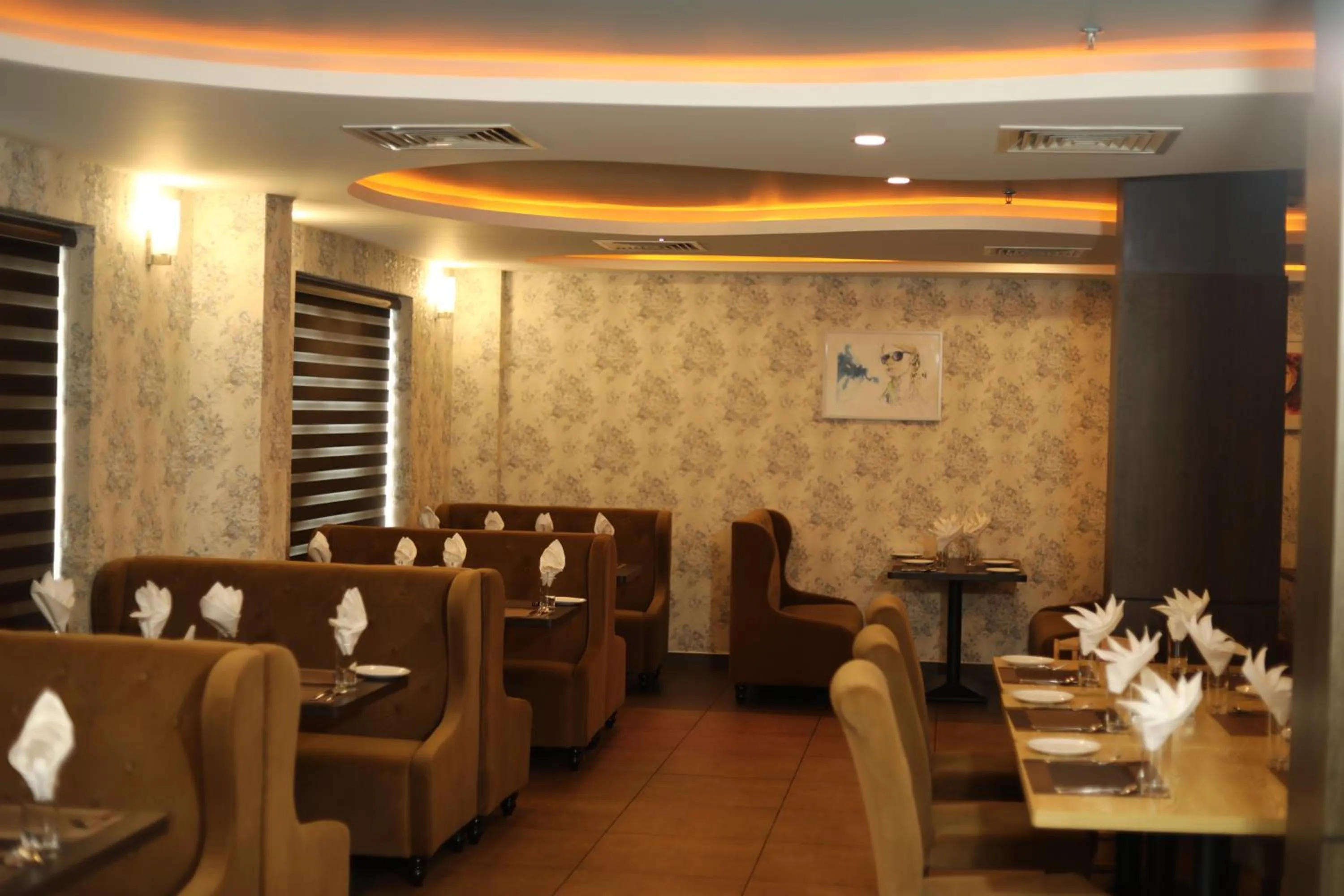 Restaurant/places to eat in MARIYALAYAM MUNROE ISLAND RESIDENCY