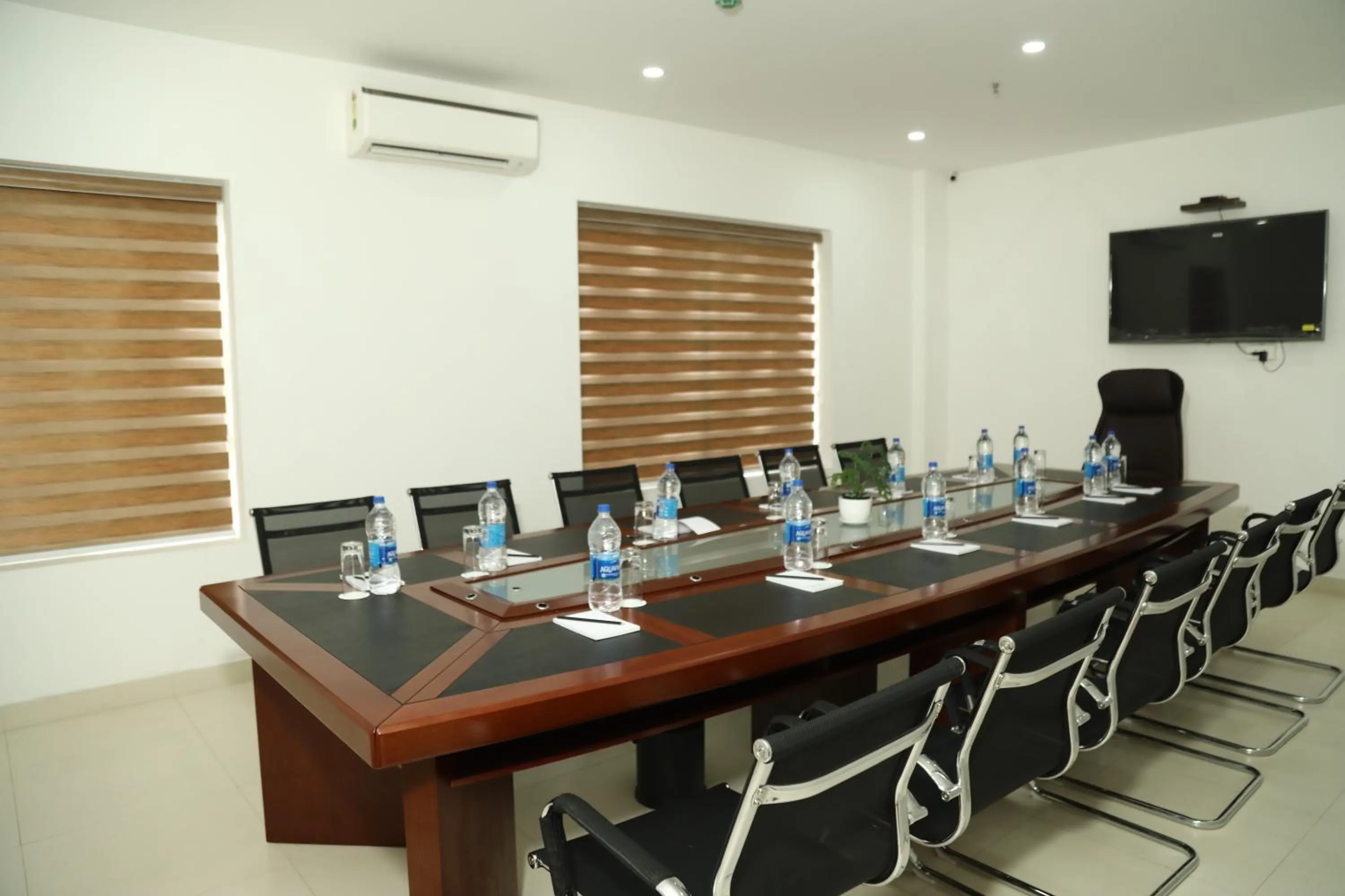 Meeting/conference room in MARIYALAYAM MUNROE ISLAND RESIDENCY
