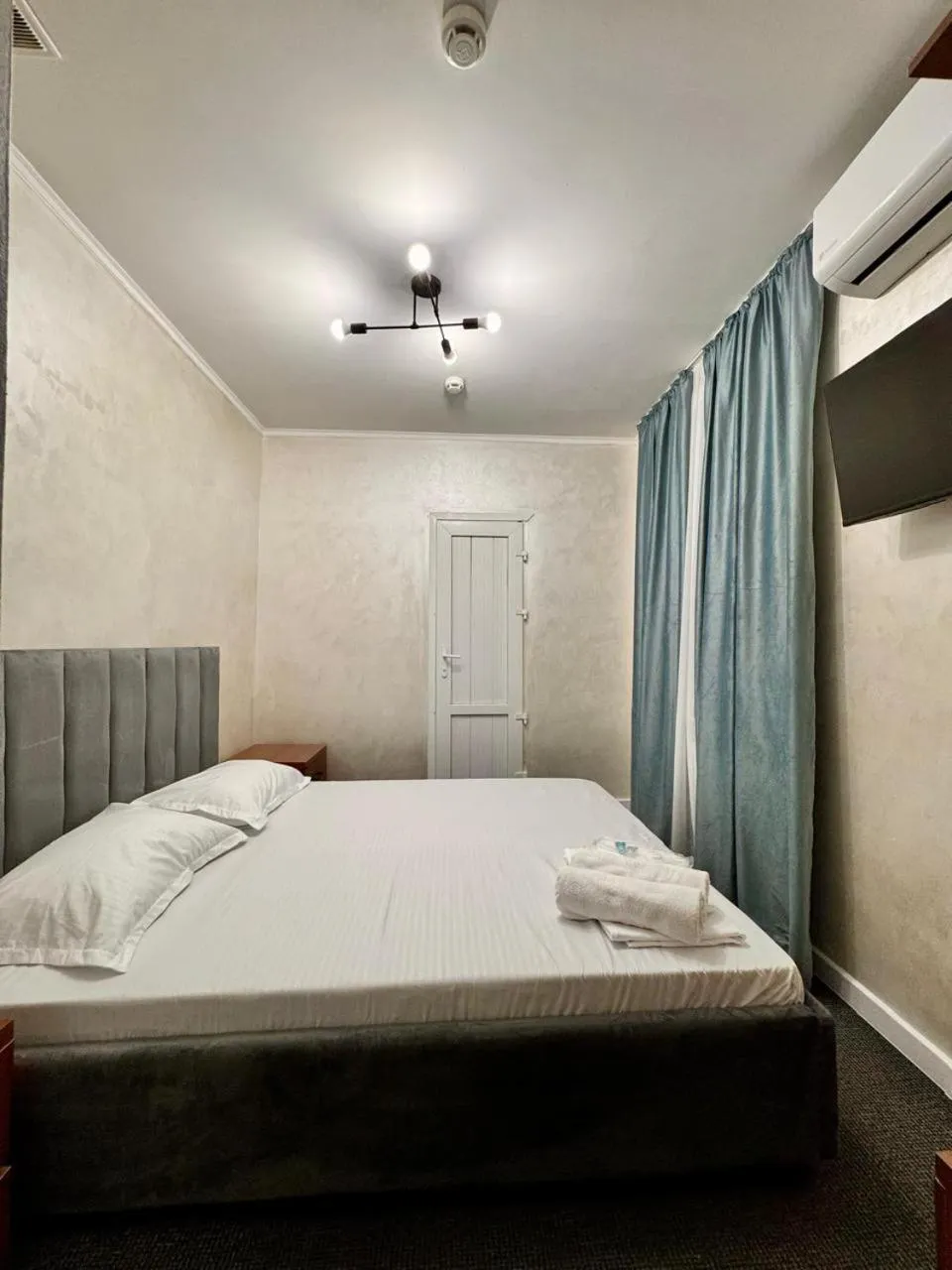 Bed in Railway Hotel