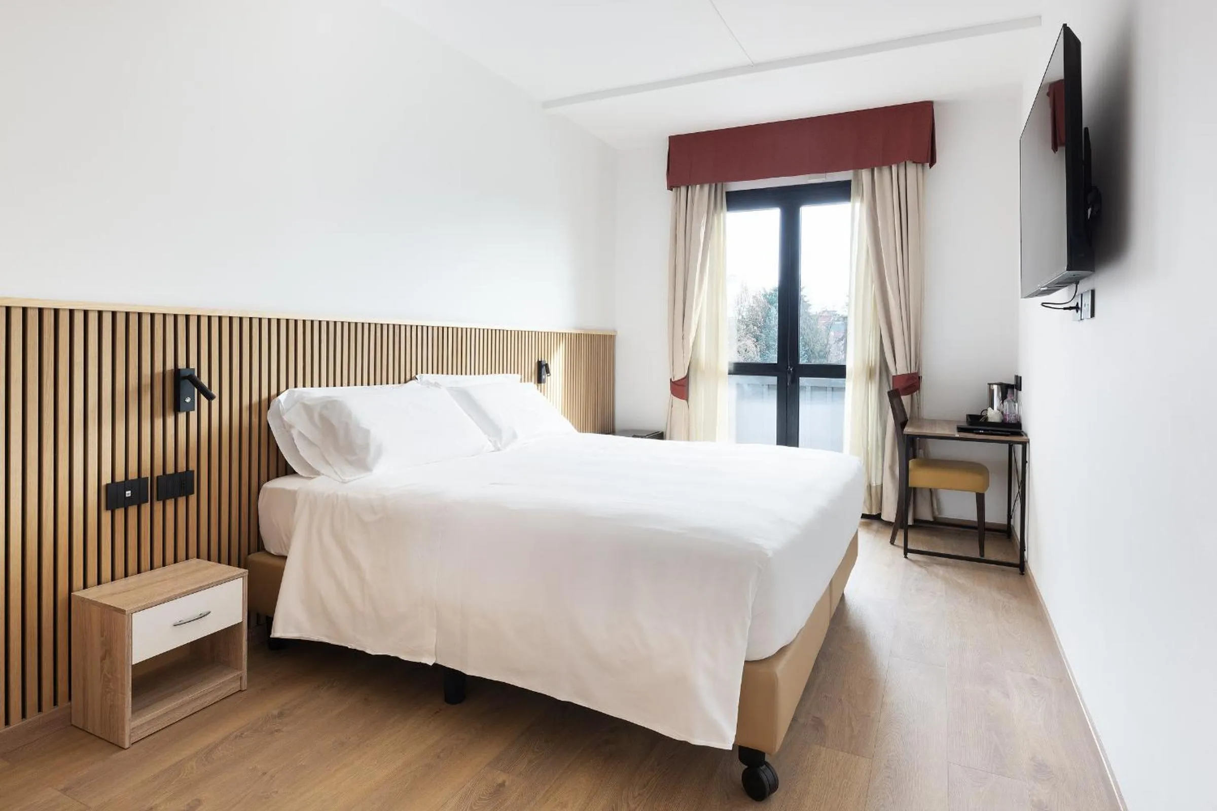 Bedroom, Bed in Moon Palace Hotel