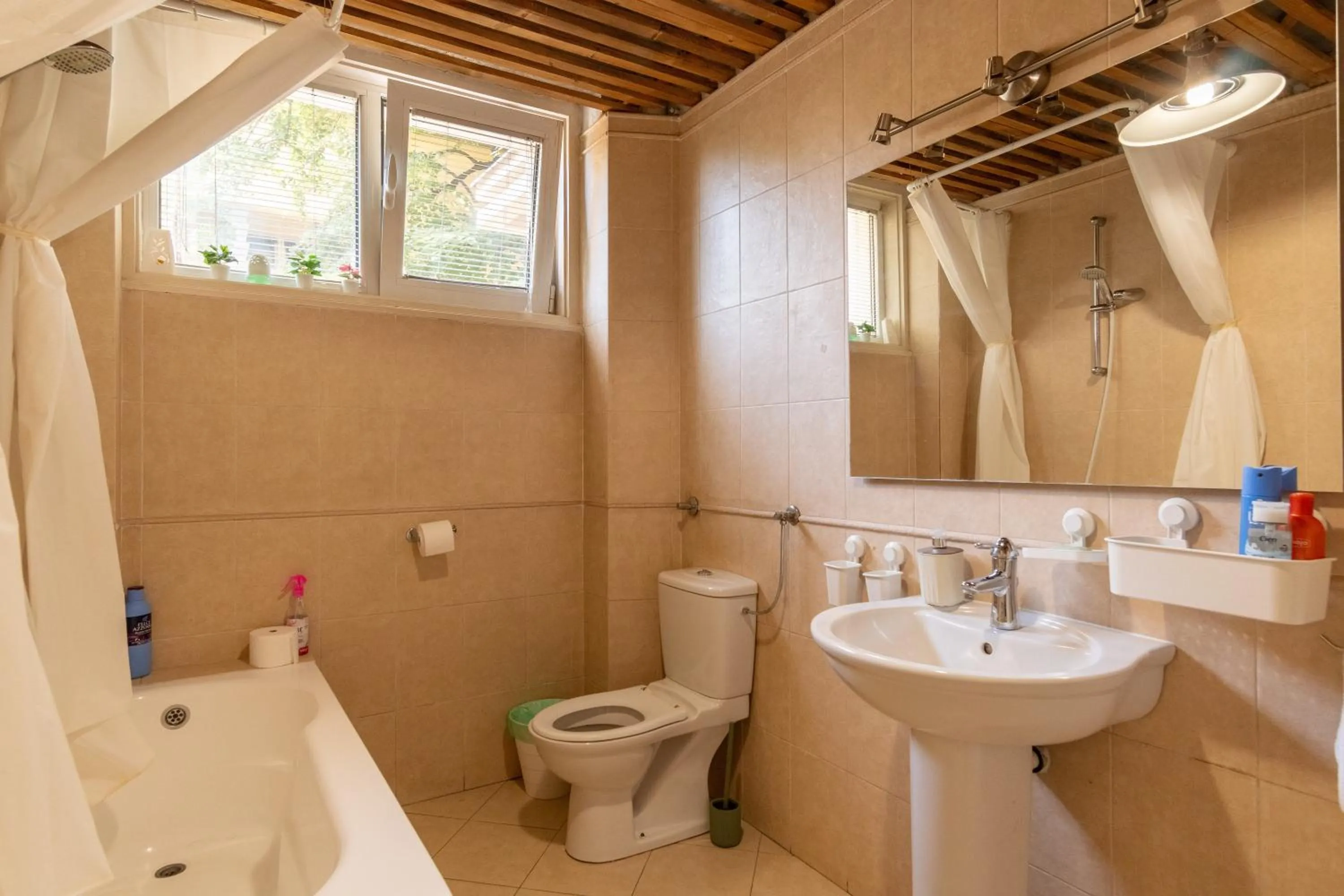 Bathroom in Cabbage Hostel