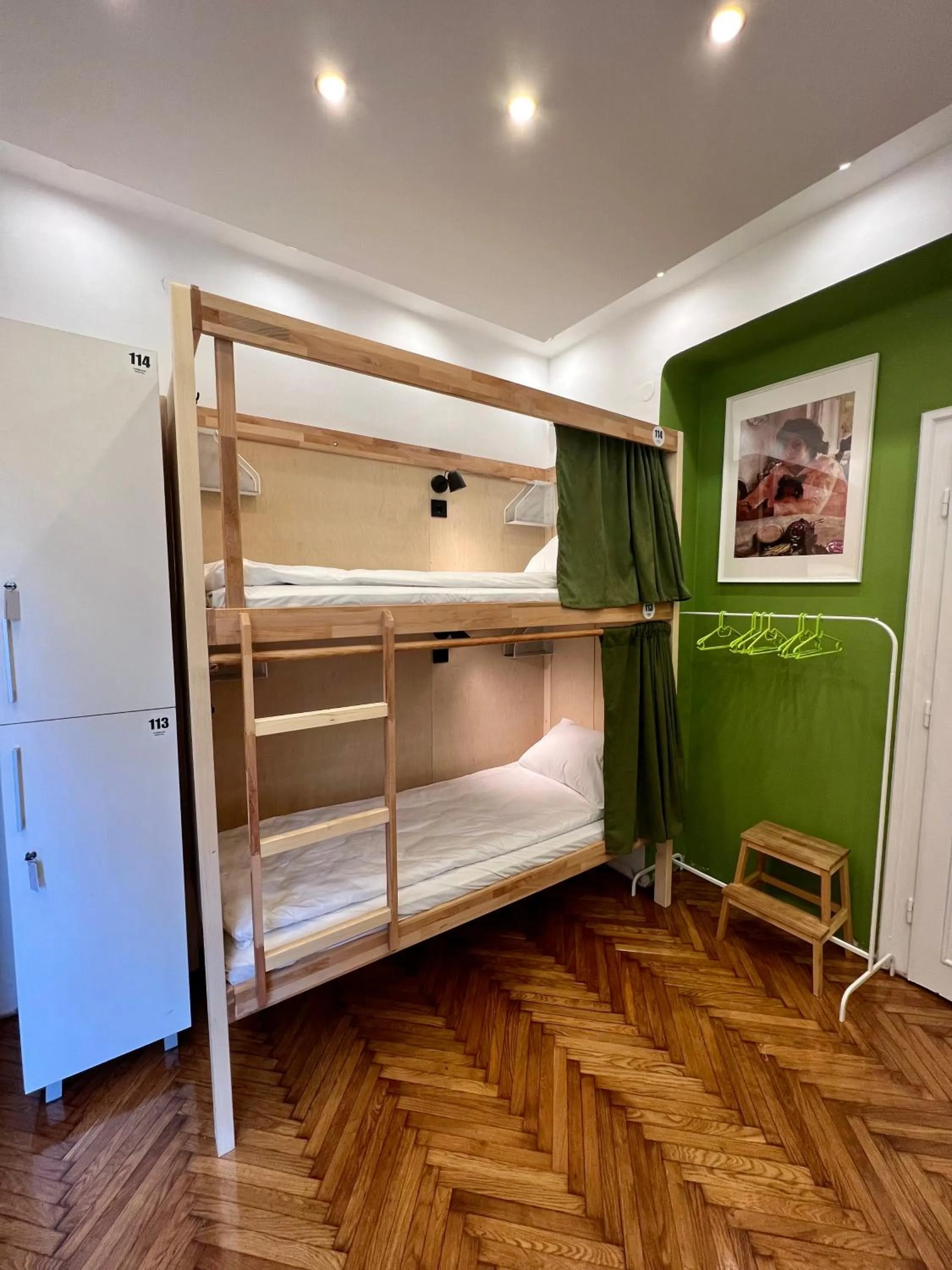 bunk bed, Bed in Cabbage Hostel