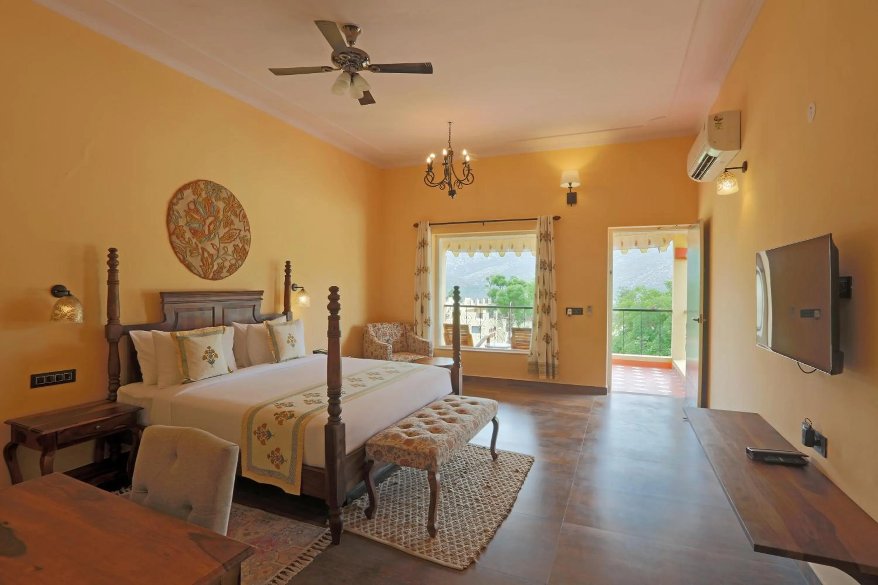 Bedroom, Bed in Ratan Villas Sariska