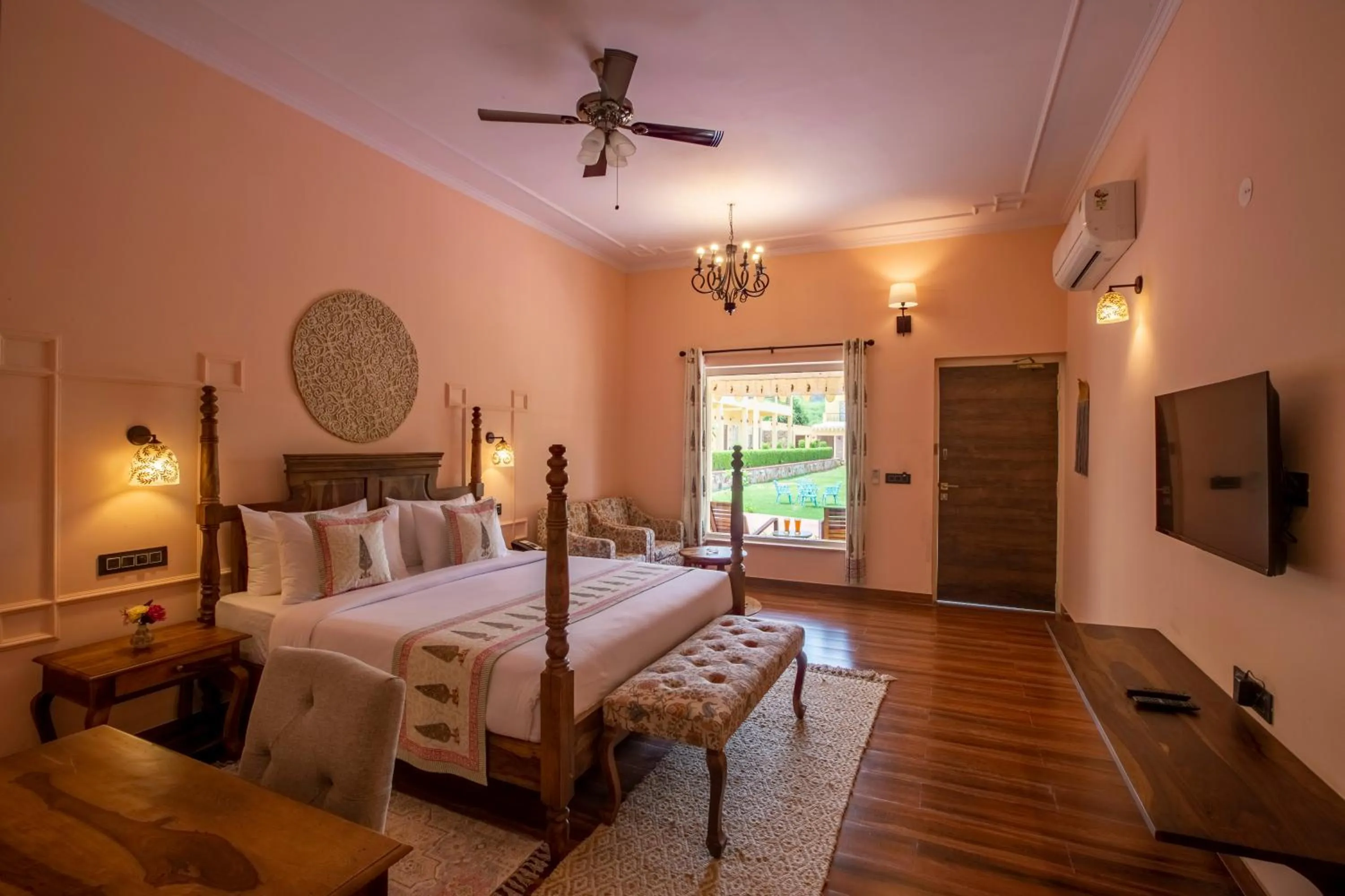 Bedroom, Bed in Ratan Villas Sariska
