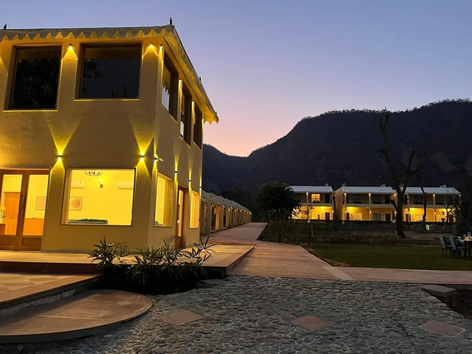 Night in Ratan Villas Sariska