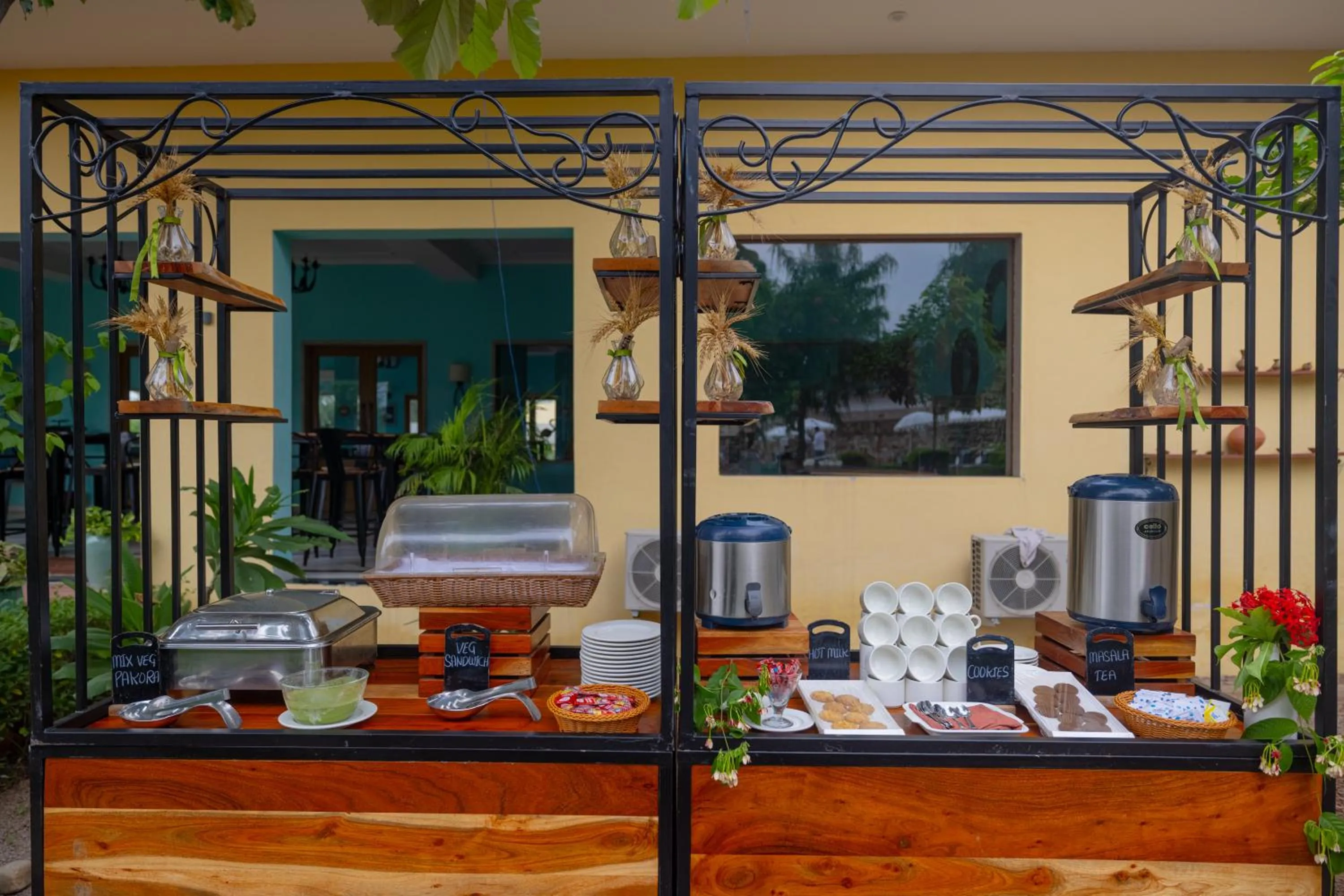 Restaurant/places to eat in Ratan Villas Sariska